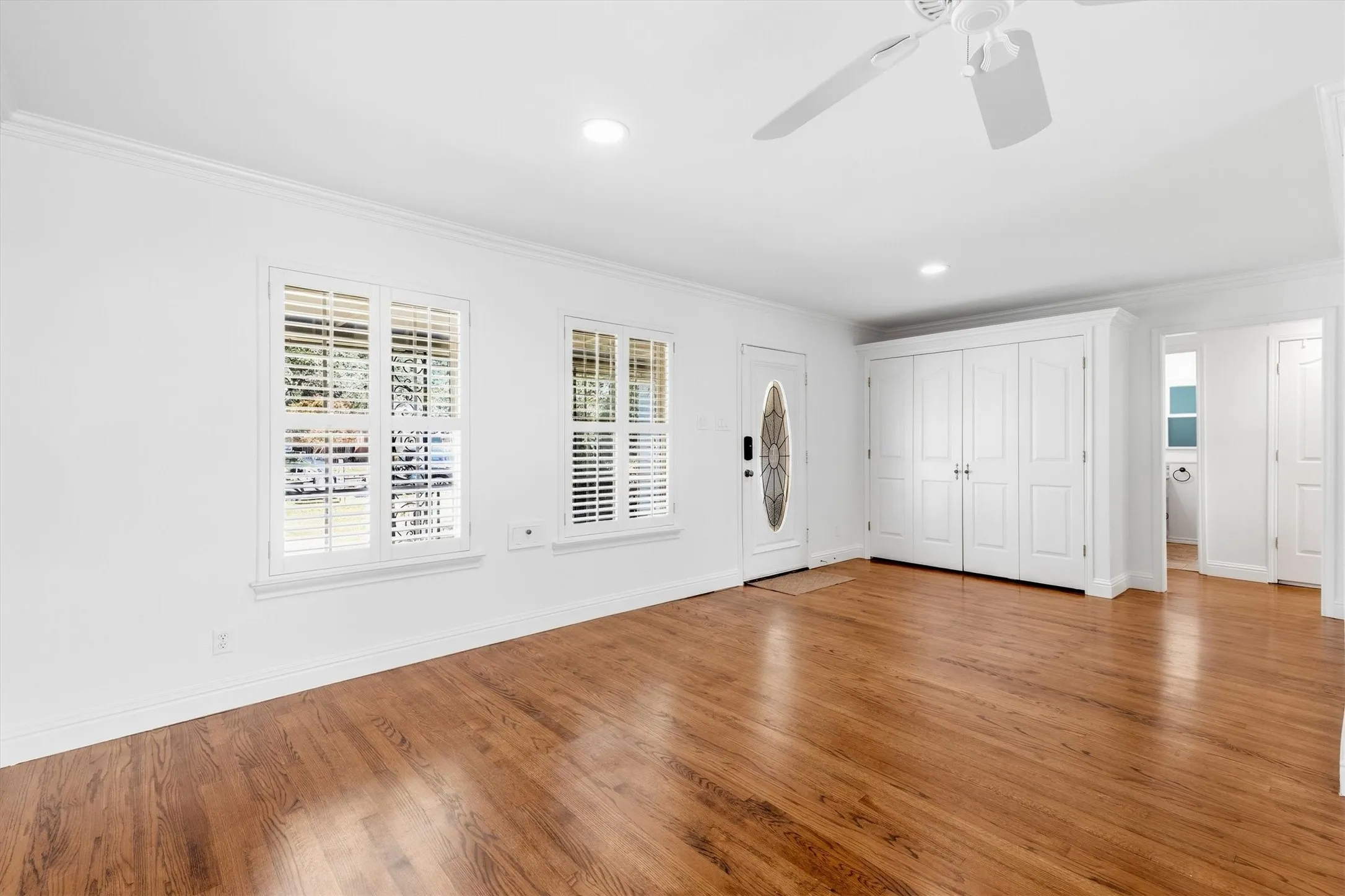 Single Family Residence For Rent in Dallas County , 4118 Park Lane, Dallas, Texas 75220, 2 Bedroom, 2 Bathroom, 1 Garage spaces, 1,504 Sqft, built in 1951, mls#21395642, Real Estate Agent in Dallas, Homes For Rent in Dallas county, Homes For Rent in Dallas, Realtor in Dallas Texas, Real Estate Brokerage Independent Realty Texas, Luminita Cordes Realtor