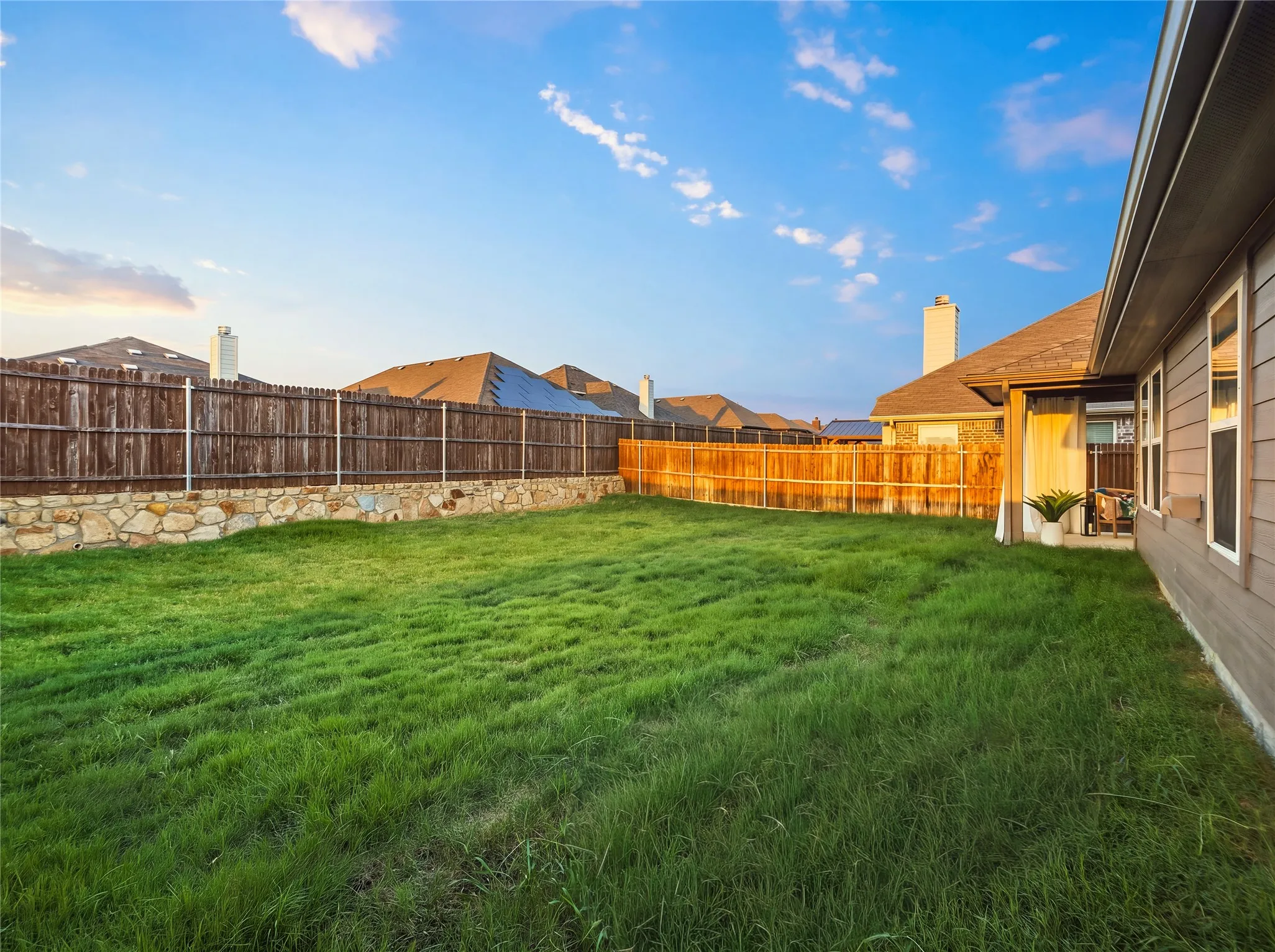 Single Family Residence For Sale in Denton County , 635 Frio Lane, Aubrey, Texas 76227, 4 Bedroom, 2 Bathroom, 2 Garage spaces, 2,022 Sqft, built in 2022, mls#21375073, Real Estate Agent in Aubrey, Homes For Sale in Denton county, Homes For Sale in Aubrey, Realtor in Aubrey Texas, Real Estate Brokerage Independent Realty Texas, Luminita Cordes Realtor