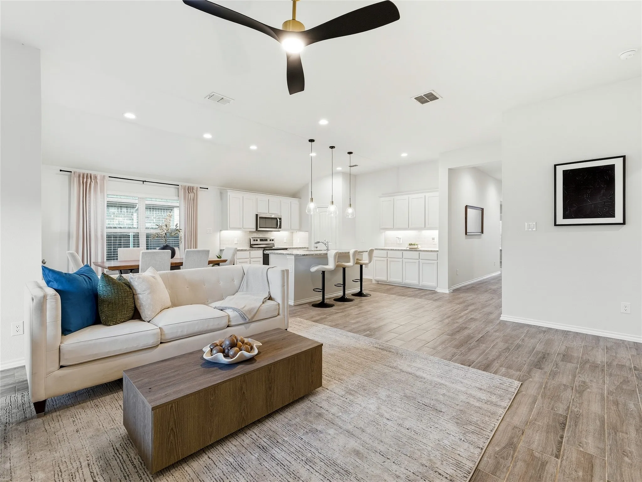 Single Family Residence For Sale in Denton County , 635 Frio Lane, Aubrey, Texas 76227, 4 Bedroom, 2 Bathroom, 2 Garage spaces, 2,022 Sqft, built in 2022, mls#21375073, Real Estate Agent in Aubrey, Homes For Sale in Denton county, Homes For Sale in Aubrey, Realtor in Aubrey Texas, Real Estate Brokerage Independent Realty Texas, Luminita Cordes Realtor