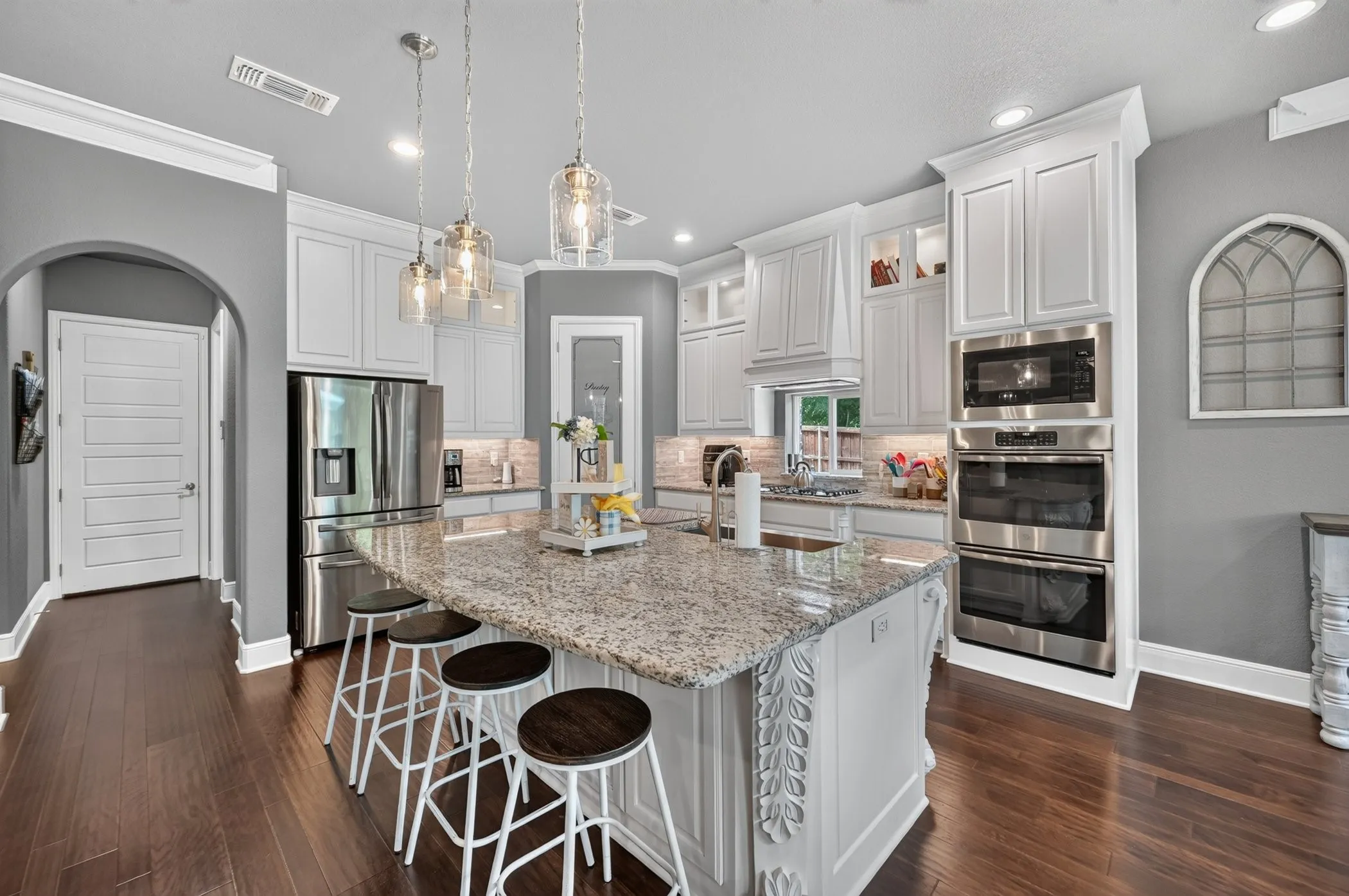 Single Family Residence For Sale in Tarrant County , 308 Familia Court, Azle, Texas 76020, 4 Bedroom, 4 Bathroom, Garage spaces, 3,526 Sqft, built in 2019, mls#21394526, Real Estate Agent in Azle, Homes For Sale in Tarrant county, Homes For Sale in Azle, Realtor in Azle Texas, Real Estate Brokerage Independent Realty Texas, Luminita Cordes Realtor