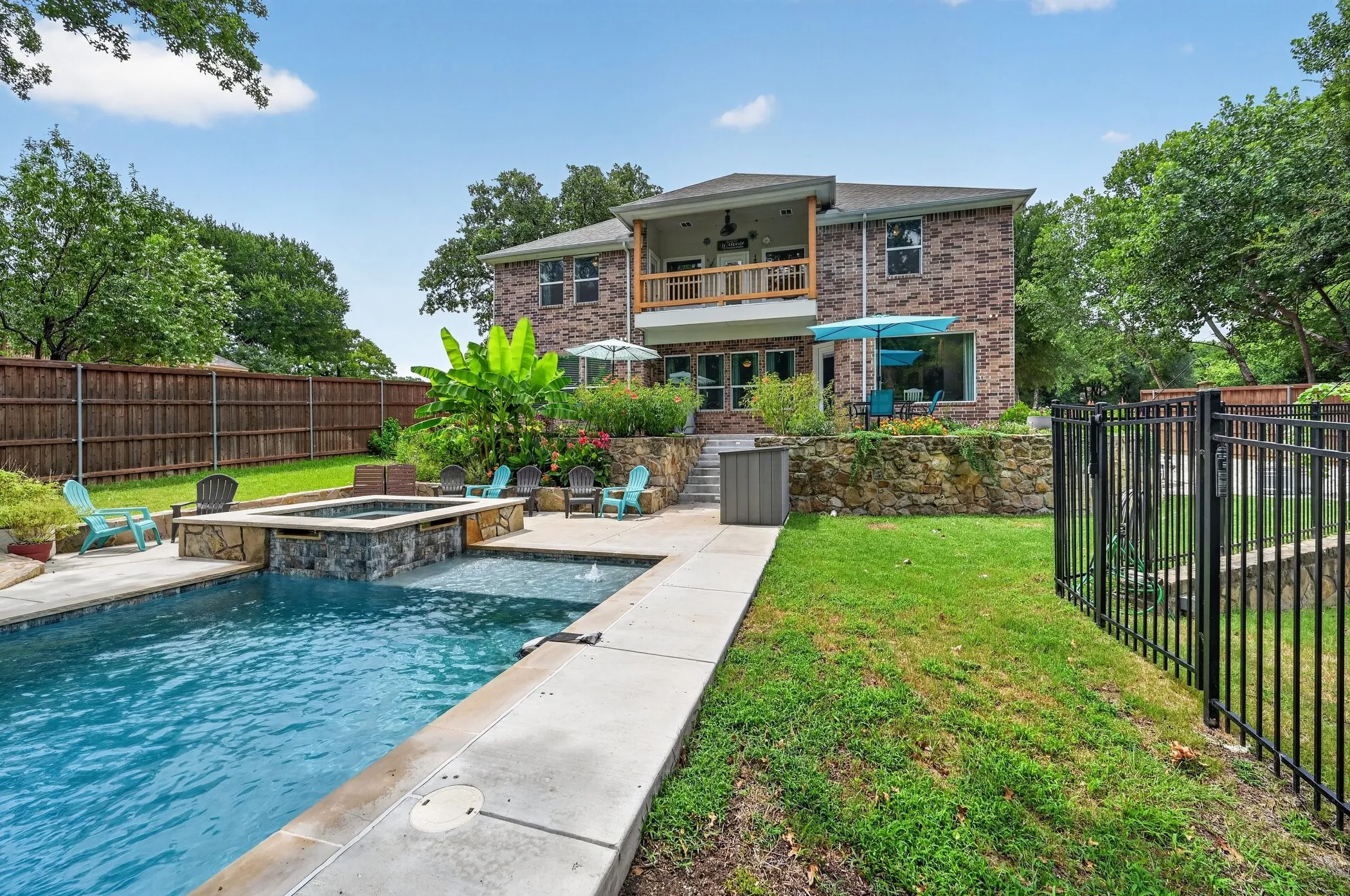 Single Family Residence For Sale in Tarrant County , 308 Familia Court, Azle, Texas 76020, 4 Bedroom, 4 Bathroom, Garage spaces, 3,526 Sqft, built in 2019, mls#21394526, Real Estate Agent in Azle, Homes For Sale in Tarrant county, Homes For Sale in Azle, Realtor in Azle Texas, Real Estate Brokerage Independent Realty Texas, Luminita Cordes Realtor