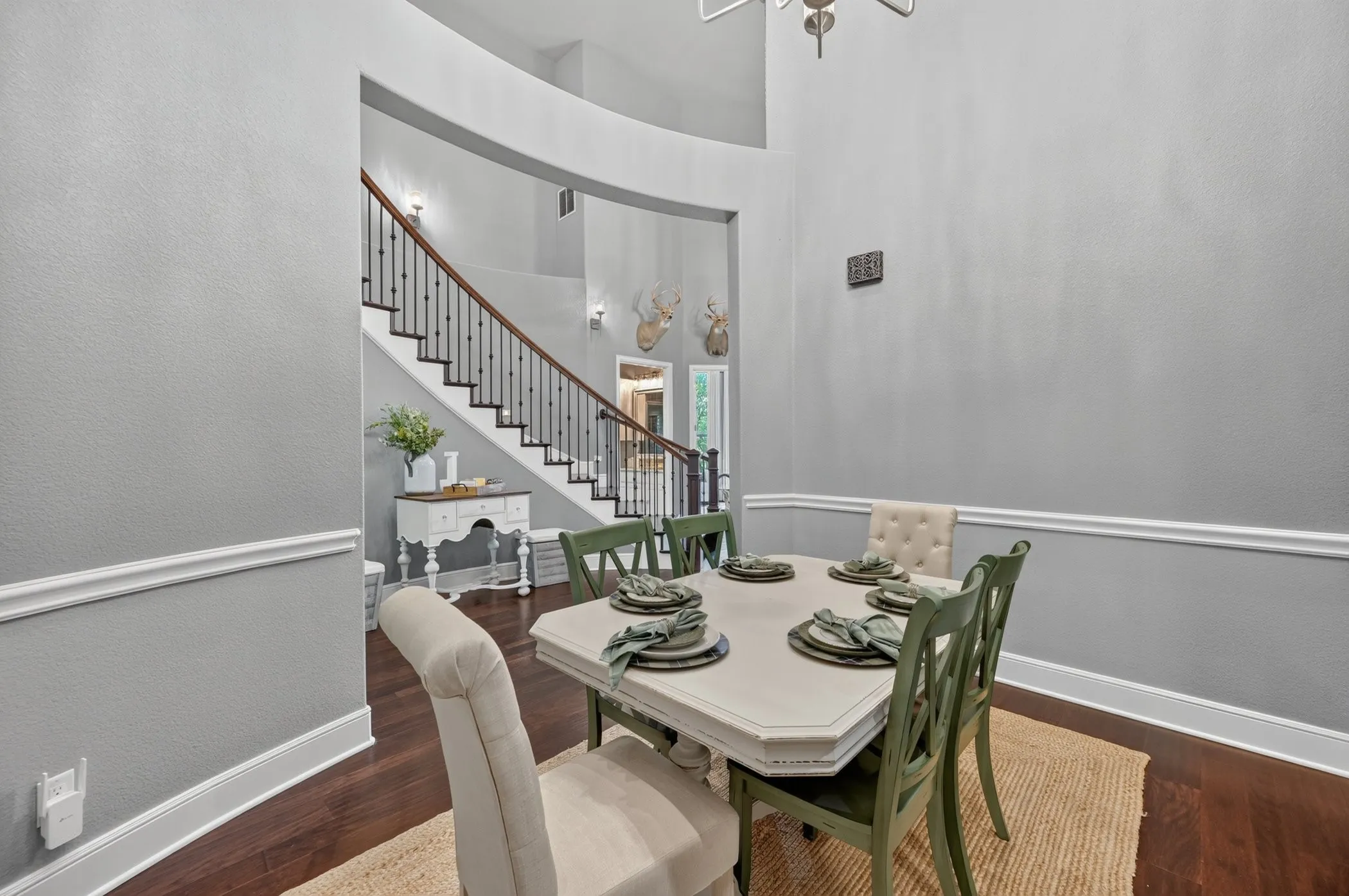 Formal Dining