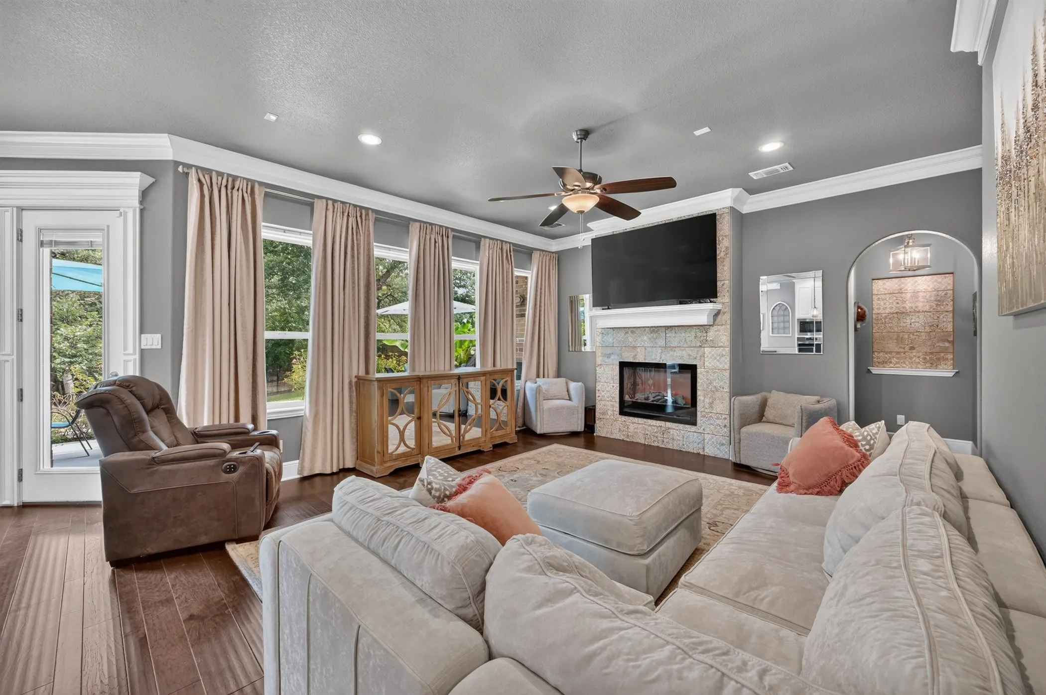 Single Family Residence For Sale in Tarrant County , 308 Familia Court, Azle, Texas 76020, 4 Bedroom, 4 Bathroom, Garage spaces, 3,526 Sqft, built in 2019, mls#21394526, Real Estate Agent in Azle, Homes For Sale in Tarrant county, Homes For Sale in Azle, Realtor in Azle Texas, Real Estate Brokerage Independent Realty Texas, Luminita Cordes Realtor