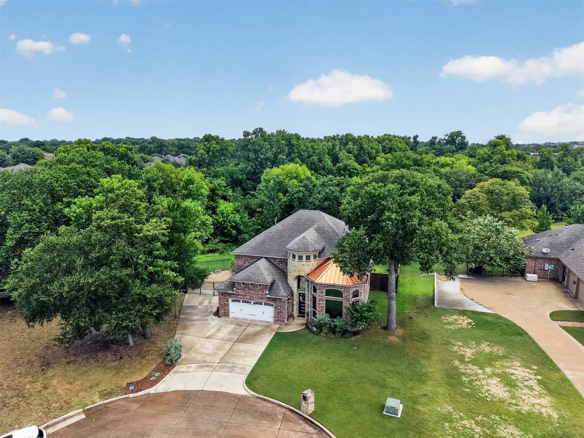 Single Family Residence For Sale in Tarrant County , 308 Familia Court, Azle, Texas 76020, 4 Bedroom, 4 Bathroom, Garage spaces, 3,526 Sqft, built in 2019, mls#21394526, Real Estate Agent in Azle, Homes For Sale in Tarrant county, Homes For Sale in Azle, Realtor in Azle Texas, Real Estate Brokerage Independent Realty Texas, Luminita Cordes Realtor