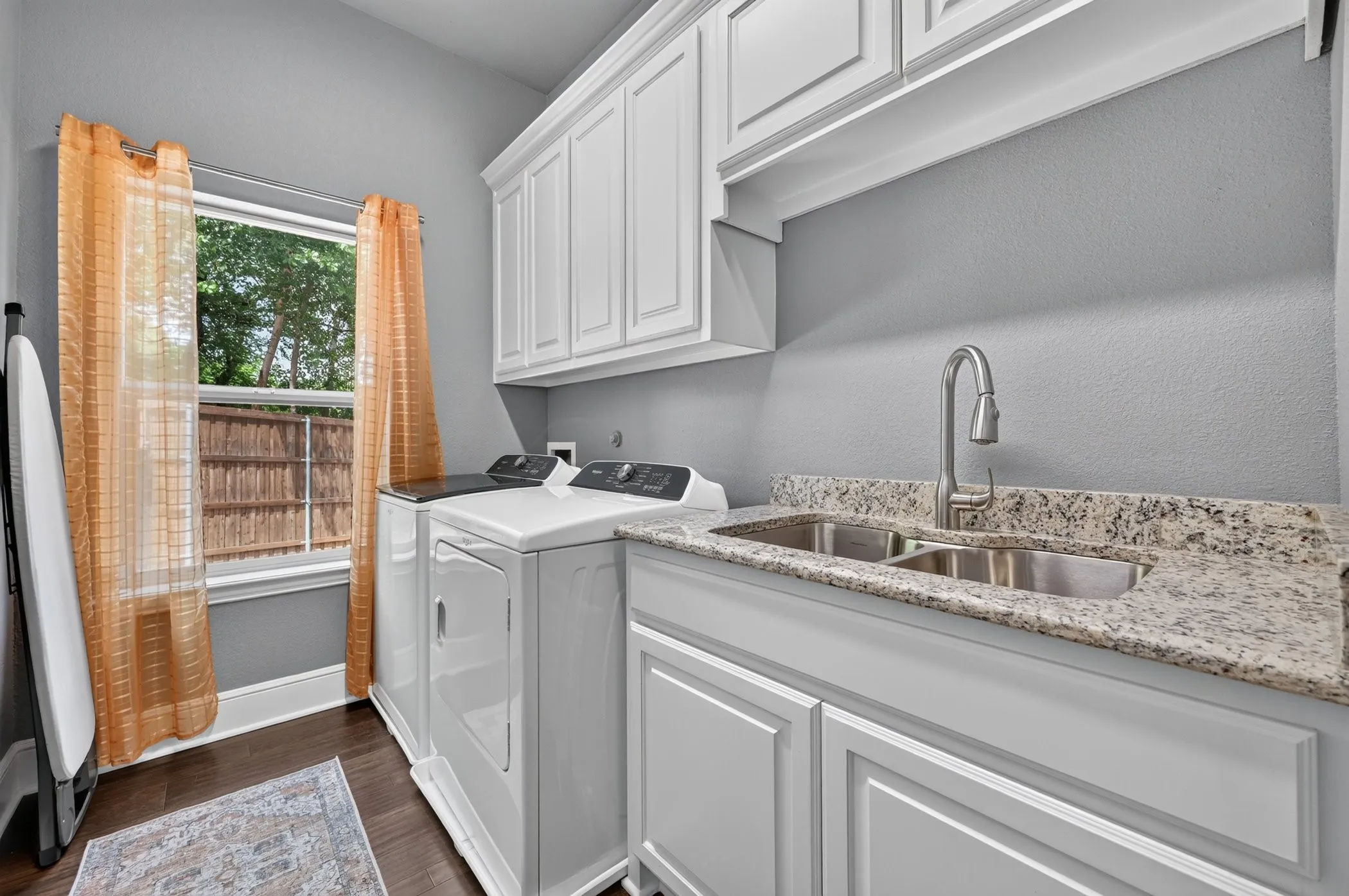 Single Family Residence For Sale in Tarrant County , 308 Familia Court, Azle, Texas 76020, 4 Bedroom, 4 Bathroom, Garage spaces, 3,526 Sqft, built in 2019, mls#21394526, Real Estate Agent in Azle, Homes For Sale in Tarrant county, Homes For Sale in Azle, Realtor in Azle Texas, Real Estate Brokerage Independent Realty Texas, Luminita Cordes Realtor