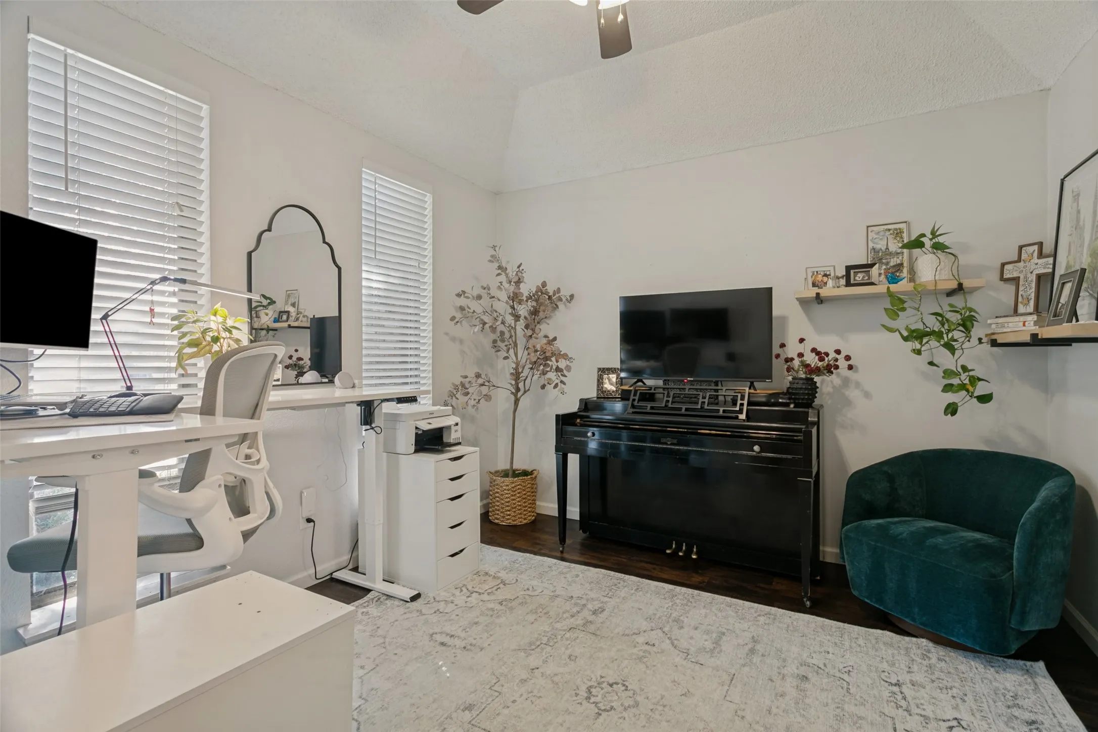 Single Family Residence For Sale in Tarrant County , 2077 Parkridge Drive, Hurst, Texas 76054, 3 Bedroom, 2 Bathroom, 2 Garage spaces, 1,995 Sqft, built in 1982, mls#21395608, Real Estate Agent in Hurst, Homes For Sale in Tarrant county, Homes For Sale in Hurst, Realtor in Hurst Texas, Real Estate Brokerage Independent Realty Texas, Luminita Cordes Realtor