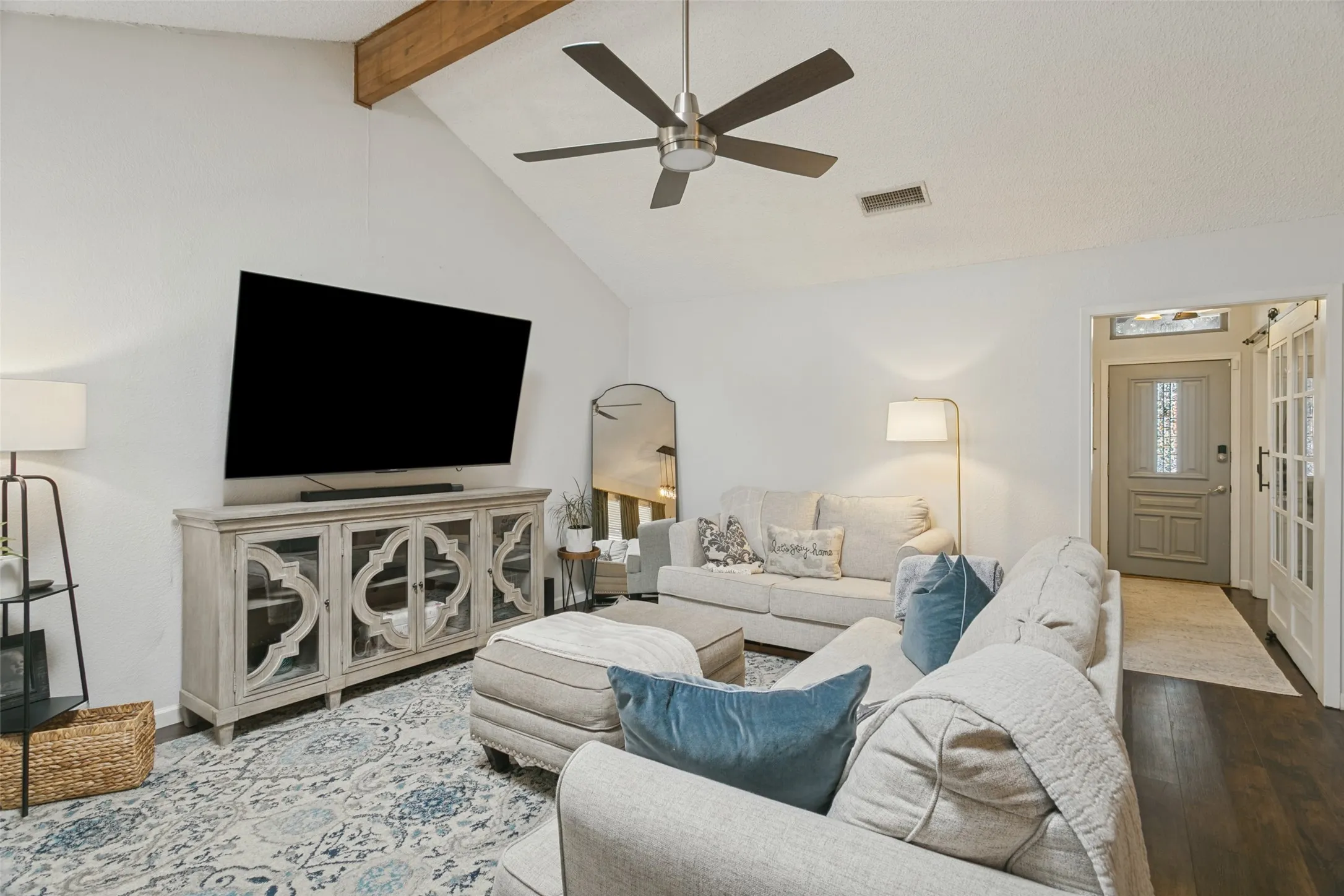 Single Family Residence For Sale in Tarrant County , 2077 Parkridge Drive, Hurst, Texas 76054, 3 Bedroom, 2 Bathroom, 2 Garage spaces, 1,995 Sqft, built in 1982, mls#21395608, Real Estate Agent in Hurst, Homes For Sale in Tarrant county, Homes For Sale in Hurst, Realtor in Hurst Texas, Real Estate Brokerage Independent Realty Texas, Luminita Cordes Realtor