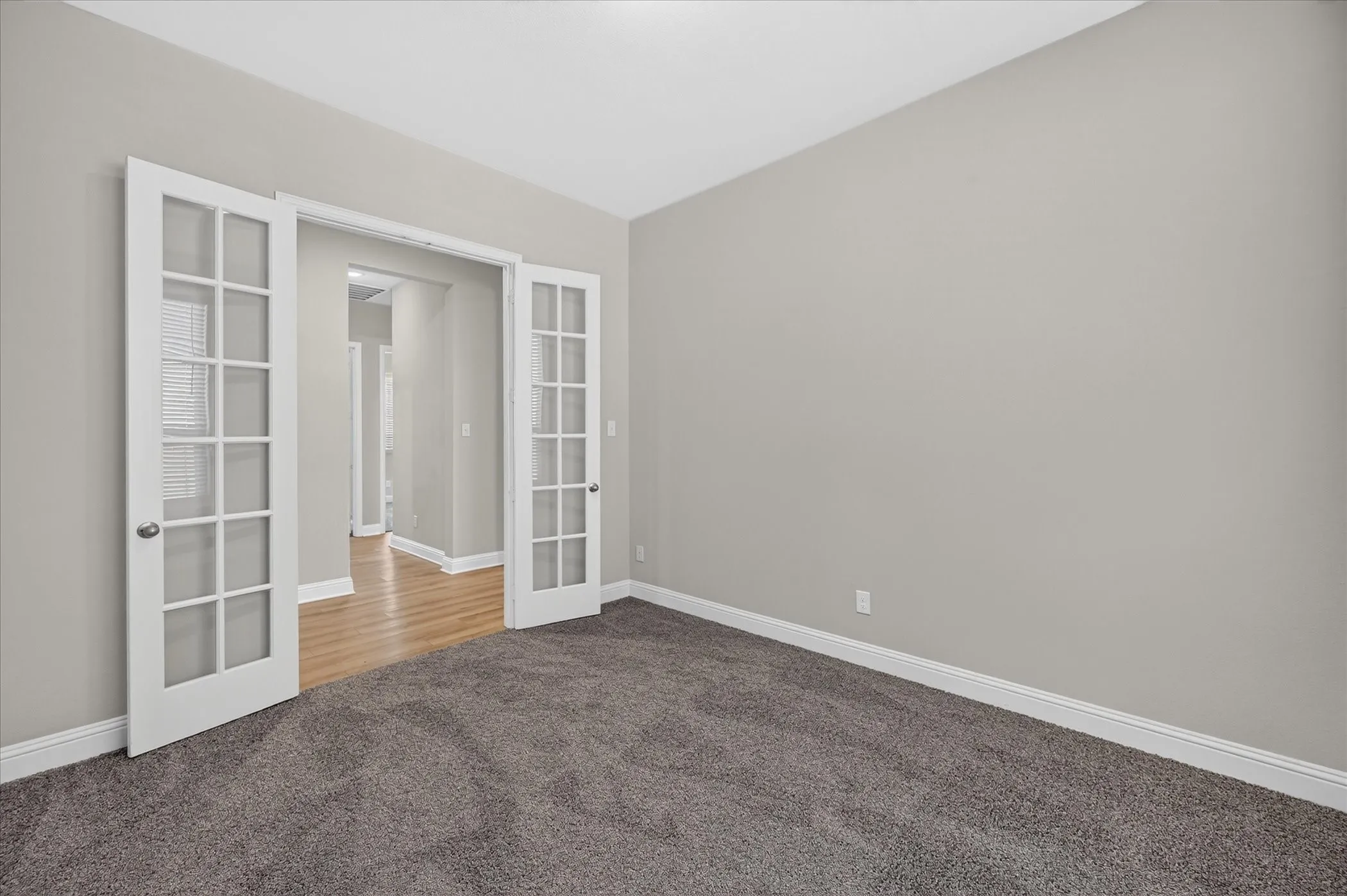 Single Family Residence For Sale in Ellis County , 2313 Sheppards Lane, Waxahachie, Texas 75167, 4 Bedroom, 3 Bathroom, 2 Garage spaces, 2,016 Sqft, built in 2022, mls#21395242, Real Estate Agent in Waxahachie, Homes For Sale in Ellis county, Homes For Sale in Waxahachie, Realtor in Waxahachie Texas, Real Estate Brokerage Independent Realty Texas, Luminita Cordes Realtor