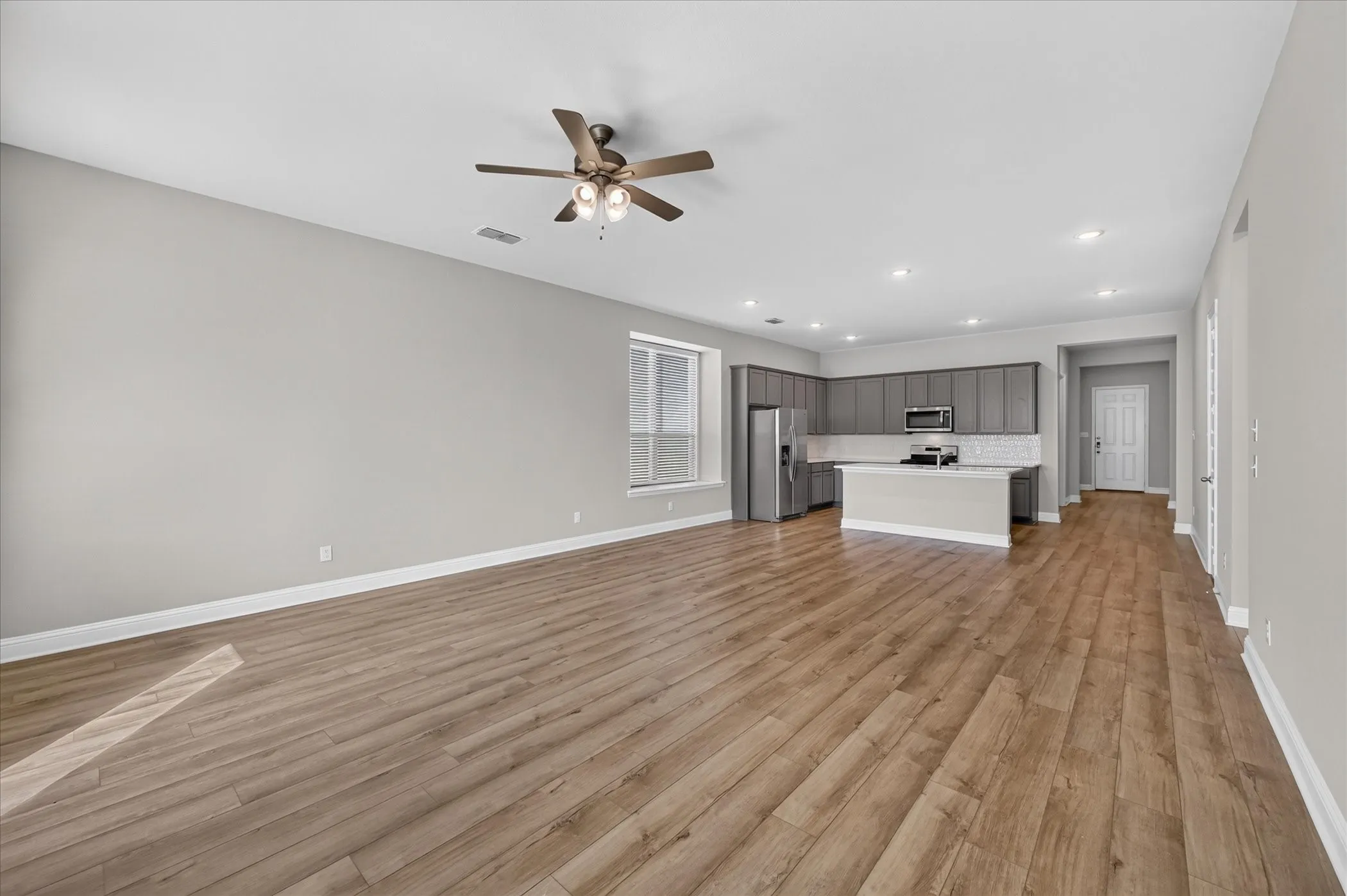 Single Family Residence For Sale in Ellis County , 2313 Sheppards Lane, Waxahachie, Texas 75167, 4 Bedroom, 3 Bathroom, 2 Garage spaces, 2,016 Sqft, built in 2022, mls#21395242, Real Estate Agent in Waxahachie, Homes For Sale in Ellis county, Homes For Sale in Waxahachie, Realtor in Waxahachie Texas, Real Estate Brokerage Independent Realty Texas, Luminita Cordes Realtor