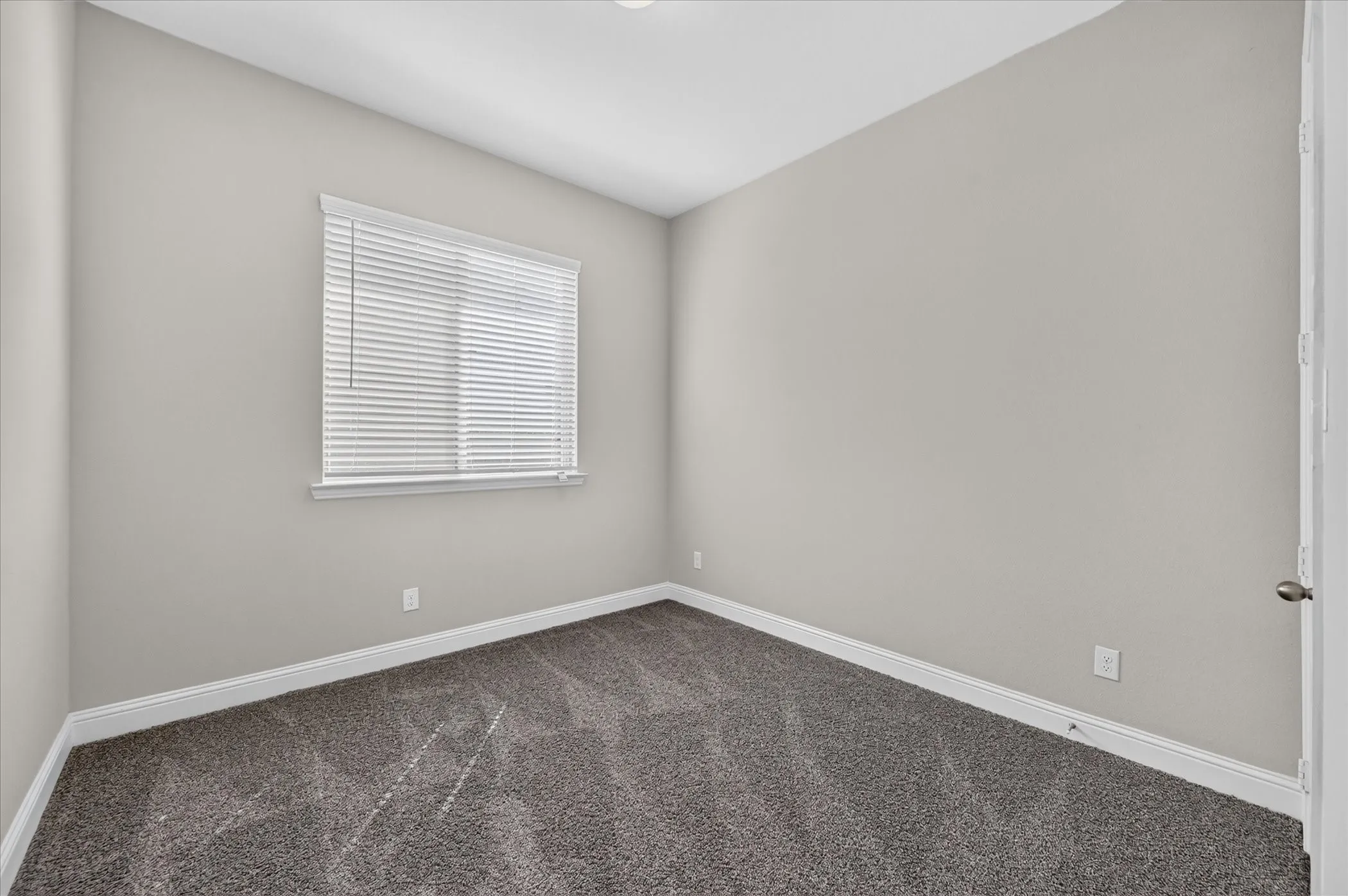 Single Family Residence For Sale in Ellis County , 2313 Sheppards Lane, Waxahachie, Texas 75167, 4 Bedroom, 3 Bathroom, 2 Garage spaces, 2,016 Sqft, built in 2022, mls#21395242, Real Estate Agent in Waxahachie, Homes For Sale in Ellis county, Homes For Sale in Waxahachie, Realtor in Waxahachie Texas, Real Estate Brokerage Independent Realty Texas, Luminita Cordes Realtor