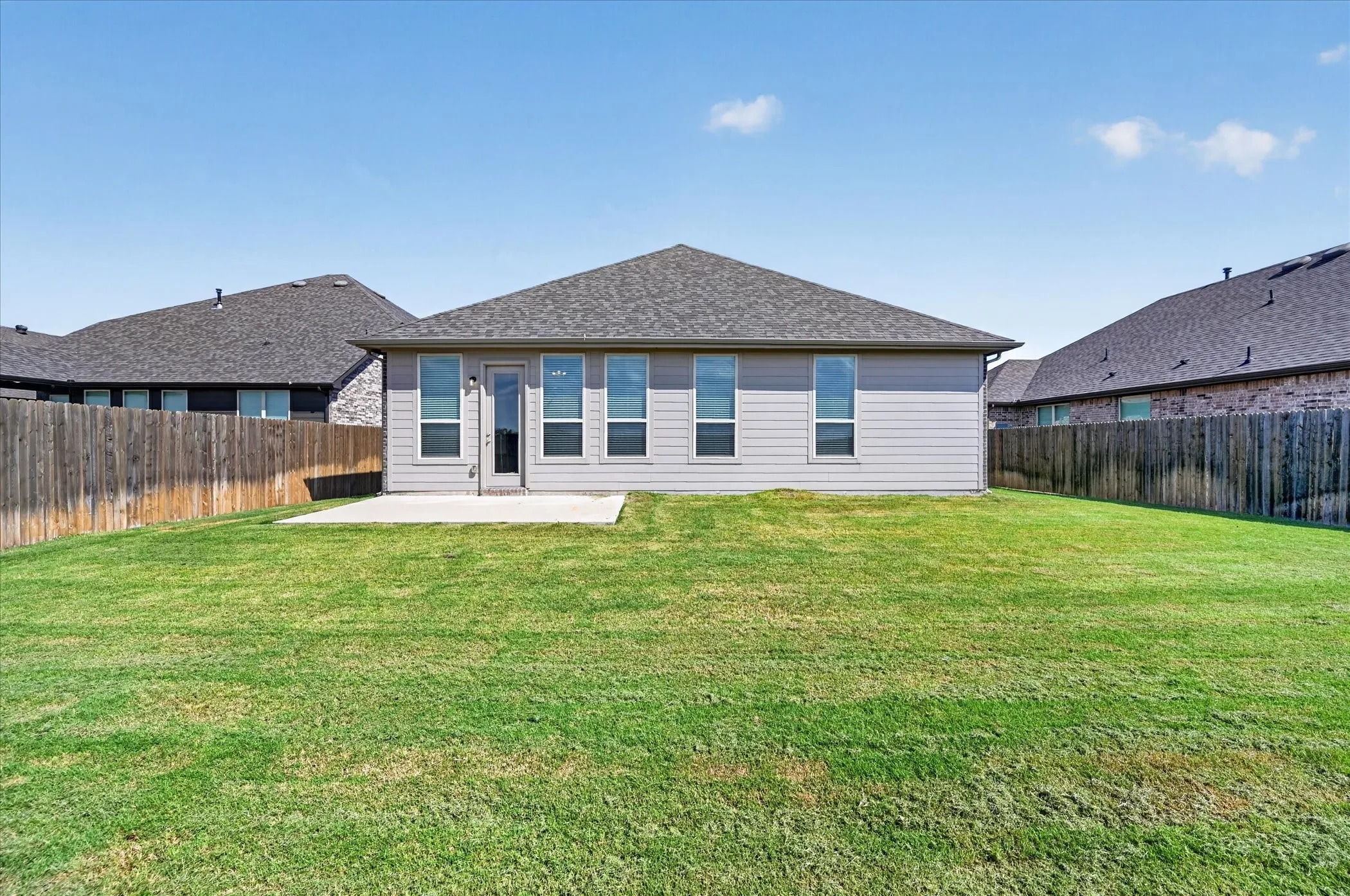 Single Family Residence For Sale in Ellis County , 2313 Sheppards Lane, Waxahachie, Texas 75167, 4 Bedroom, 3 Bathroom, 2 Garage spaces, 2,016 Sqft, built in 2022, mls#21395242, Real Estate Agent in Waxahachie, Homes For Sale in Ellis county, Homes For Sale in Waxahachie, Realtor in Waxahachie Texas, Real Estate Brokerage Independent Realty Texas, Luminita Cordes Realtor
