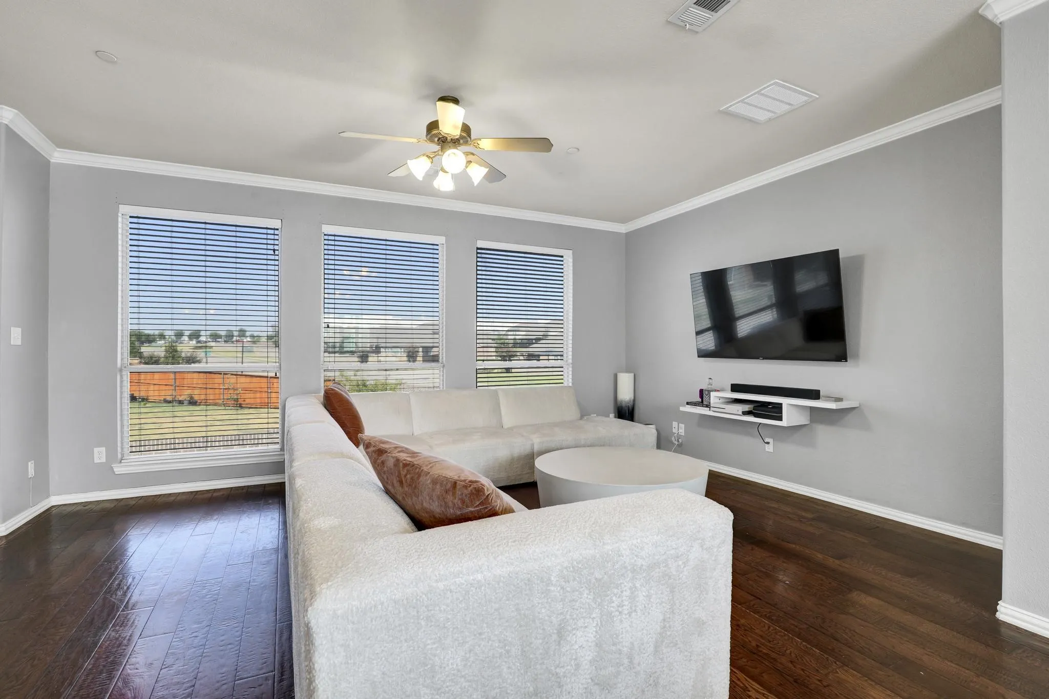 Townhouse For Rent in Denton County , 2700 Club Ridge Drive 8, Lewisville, Texas 75067, 3 Bedroom, 4 Bathroom, 2 Garage spaces, 1,750 Sqft, built in 2007, mls#21395641, Real Estate Agent in Lewisville, Homes For Rent in Denton county, Homes For Rent in Lewisville, Realtor in Lewisville Texas, Real Estate Brokerage Independent Realty Texas, Luminita Cordes Realtor