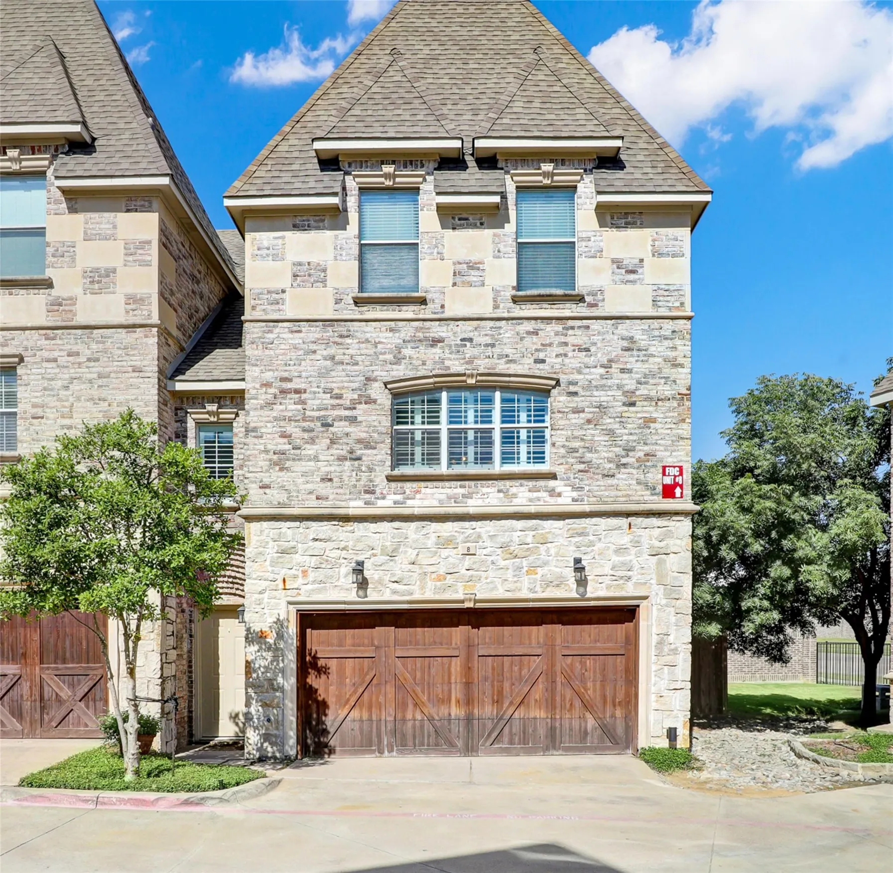 Townhouse For Rent in Denton County , 2700 Club Ridge Drive 8, Lewisville, Texas 75067, 3 Bedroom, 4 Bathroom, 2 Garage spaces, 1,750 Sqft, built in 2007, mls#21395641, Real Estate Agent in Lewisville, Homes For Rent in Denton county, Homes For Rent in Lewisville, Realtor in Lewisville Texas, Real Estate Brokerage Independent Realty Texas, Luminita Cordes Realtor