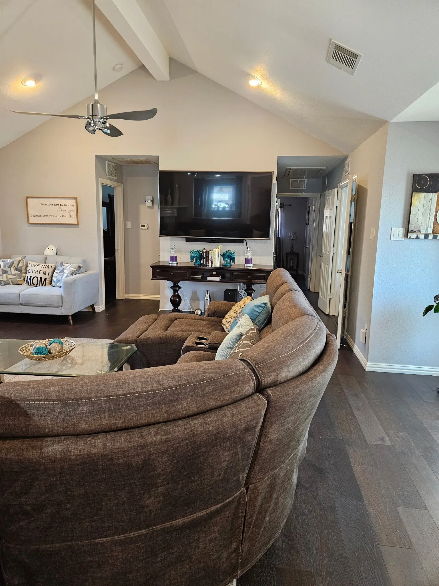 Single Family Residence For Sale in Dallas County , 5117 Bobtown Road, Garland, Texas 75043, 4 Bedroom, 2 Bathroom, 2 Garage spaces, 1,755 Sqft, built in 1986, mls#21395136, Real Estate Agent in Garland, Homes For Sale in Dallas county, Homes For Sale in Garland, Realtor in Garland Texas, Real Estate Brokerage Independent Realty Texas, Luminita Cordes Realtor