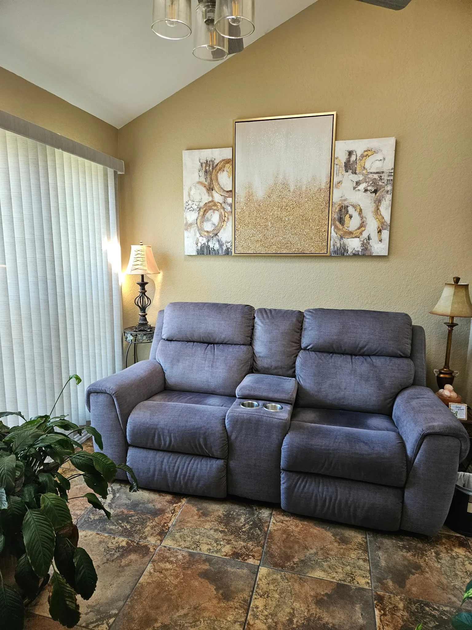 Single Family Residence For Sale in Dallas County , 5117 Bobtown Road, Garland, Texas 75043, 4 Bedroom, 2 Bathroom, 2 Garage spaces, 1,755 Sqft, built in 1986, mls#21395136, Real Estate Agent in Garland, Homes For Sale in Dallas county, Homes For Sale in Garland, Realtor in Garland Texas, Real Estate Brokerage Independent Realty Texas, Luminita Cordes Realtor
