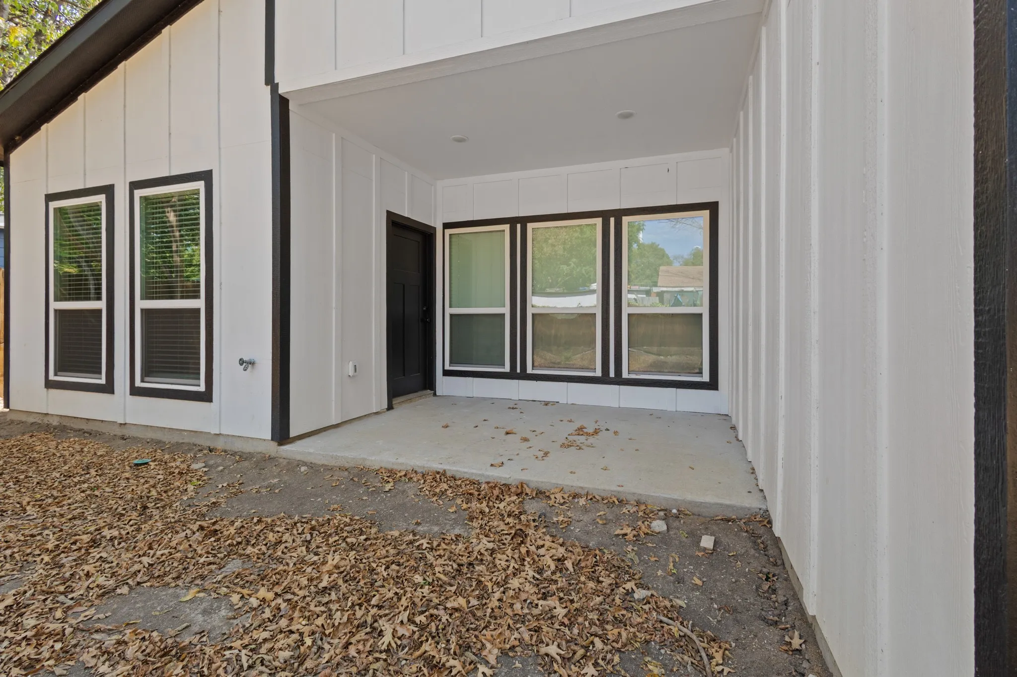 Single Family Residence For Sale in Dallas County , 3901 Hamilton Avenue, Dallas, Texas 75210, 4 Bedroom, 2 Bathroom, 1 Garage spaces, 1,760 Sqft, built in 2024, mls#21394052, Real Estate Agent in Dallas, Homes For Sale in Dallas county, Homes For Sale in Dallas, Realtor in Dallas Texas, Real Estate Brokerage Independent Realty Texas, Luminita Cordes Realtor