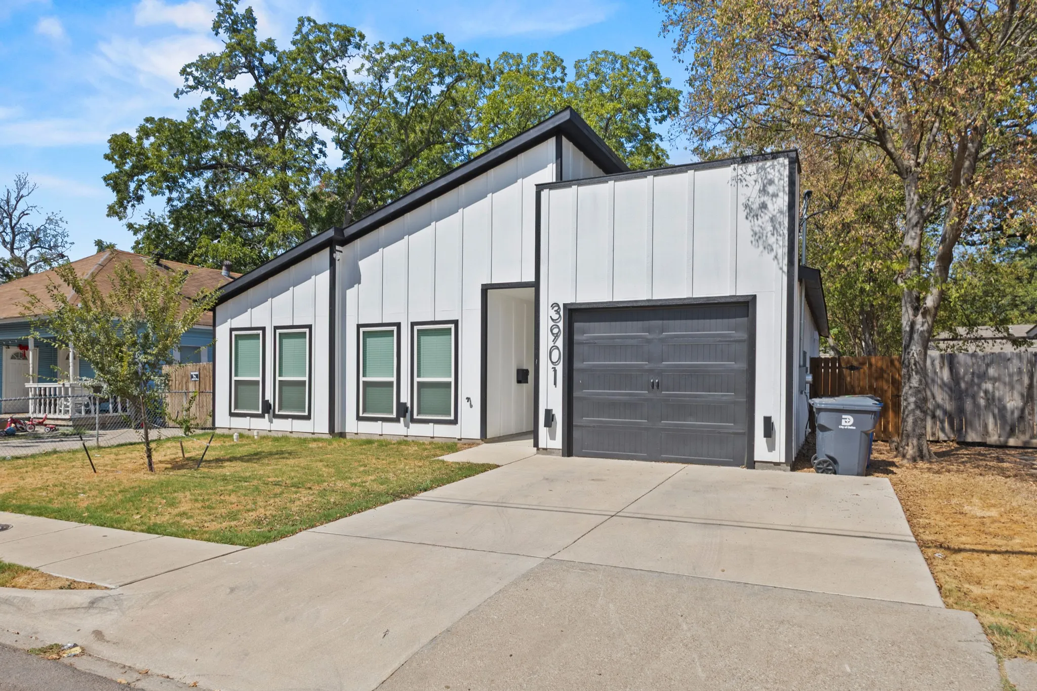 Single Family Residence For Sale in Dallas County , 3901 Hamilton Avenue, Dallas, Texas 75210, 4 Bedroom, 2 Bathroom, 1 Garage spaces, 1,760 Sqft, built in 2024, mls#21394052, Real Estate Agent in Dallas, Homes For Sale in Dallas county, Homes For Sale in Dallas, Realtor in Dallas Texas, Real Estate Brokerage Independent Realty Texas, Luminita Cordes Realtor