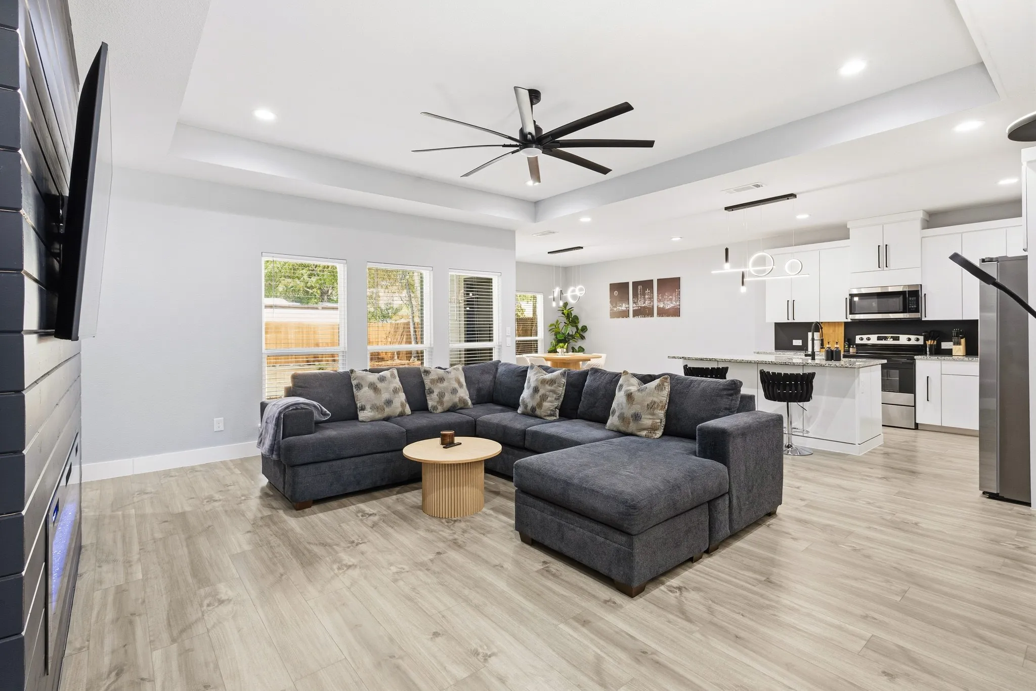Single Family Residence For Sale in Dallas County , 3901 Hamilton Avenue, Dallas, Texas 75210, 4 Bedroom, 2 Bathroom, 1 Garage spaces, 1,760 Sqft, built in 2024, mls#21394052, Real Estate Agent in Dallas, Homes For Sale in Dallas county, Homes For Sale in Dallas, Realtor in Dallas Texas, Real Estate Brokerage Independent Realty Texas, Luminita Cordes Realtor