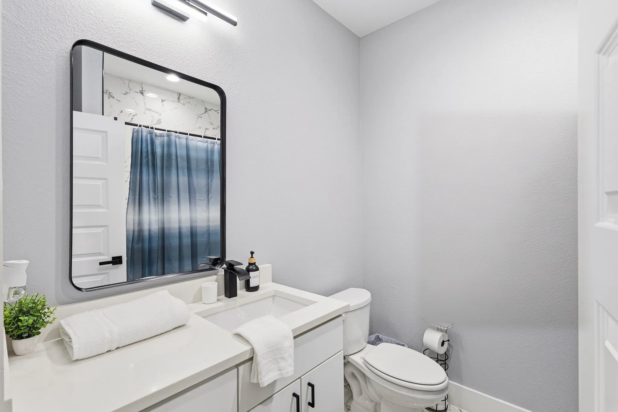 Single Family Residence For Sale in Dallas County , 3901 Hamilton Avenue, Dallas, Texas 75210, 4 Bedroom, 2 Bathroom, 1 Garage spaces, 1,760 Sqft, built in 2024, mls#21394052, Real Estate Agent in Dallas, Homes For Sale in Dallas county, Homes For Sale in Dallas, Realtor in Dallas Texas, Real Estate Brokerage Independent Realty Texas, Luminita Cordes Realtor