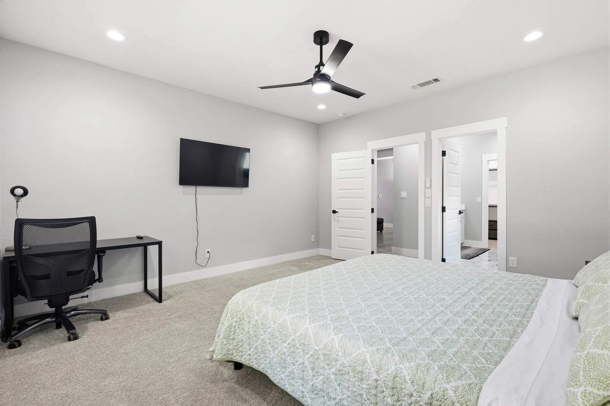 Single Family Residence For Sale in Dallas County , 3901 Hamilton Avenue, Dallas, Texas 75210, 4 Bedroom, 2 Bathroom, 1 Garage spaces, 1,760 Sqft, built in 2024, mls#21394052, Real Estate Agent in Dallas, Homes For Sale in Dallas county, Homes For Sale in Dallas, Realtor in Dallas Texas, Real Estate Brokerage Independent Realty Texas, Luminita Cordes Realtor