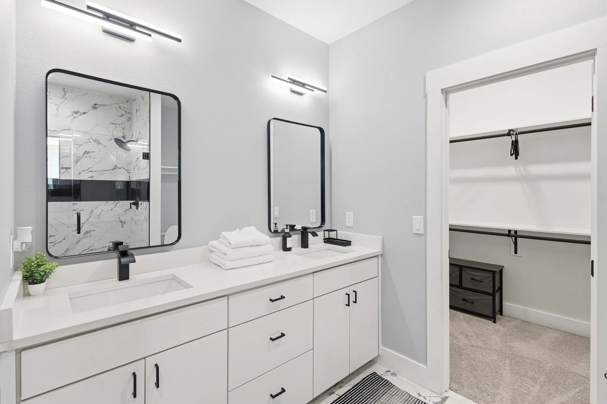 Single Family Residence For Sale in Dallas County , 3901 Hamilton Avenue, Dallas, Texas 75210, 4 Bedroom, 2 Bathroom, 1 Garage spaces, 1,760 Sqft, built in 2024, mls#21394052, Real Estate Agent in Dallas, Homes For Sale in Dallas county, Homes For Sale in Dallas, Realtor in Dallas Texas, Real Estate Brokerage Independent Realty Texas, Luminita Cordes Realtor