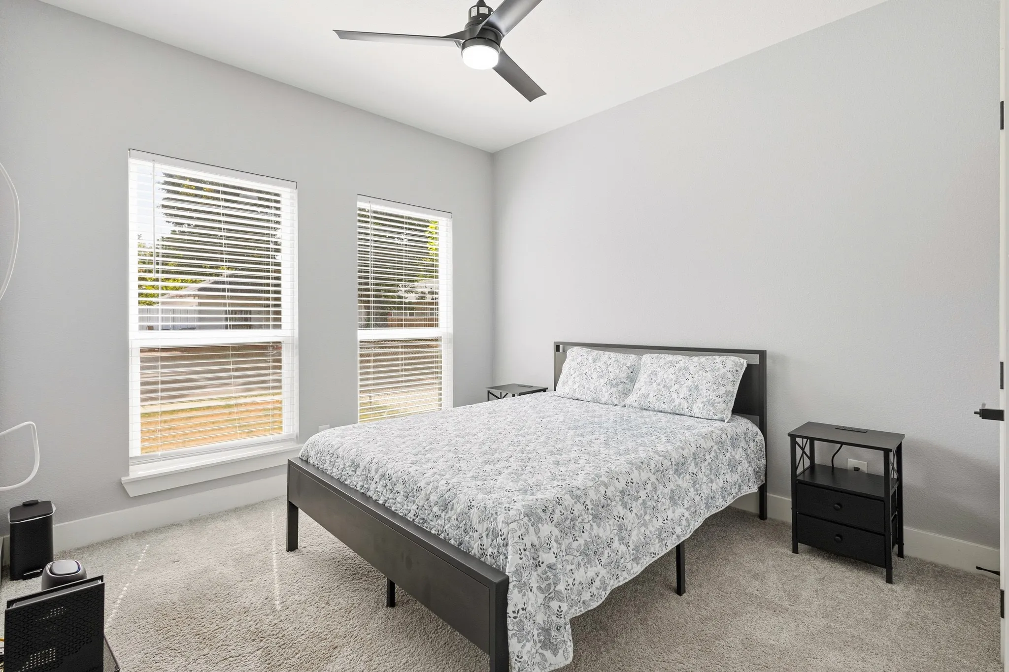 Single Family Residence For Sale in Dallas County , 3901 Hamilton Avenue, Dallas, Texas 75210, 4 Bedroom, 2 Bathroom, 1 Garage spaces, 1,760 Sqft, built in 2024, mls#21394052, Real Estate Agent in Dallas, Homes For Sale in Dallas county, Homes For Sale in Dallas, Realtor in Dallas Texas, Real Estate Brokerage Independent Realty Texas, Luminita Cordes Realtor