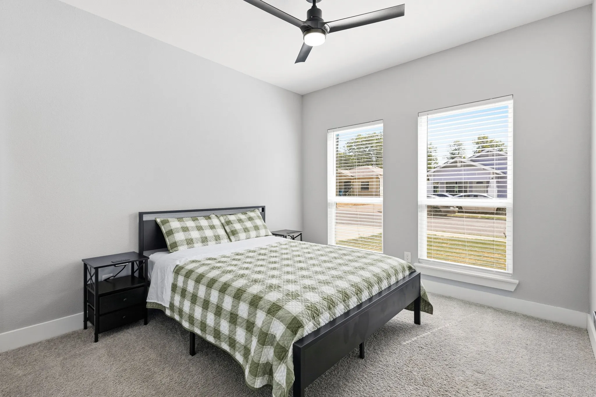 Single Family Residence For Sale in Dallas County , 3901 Hamilton Avenue, Dallas, Texas 75210, 4 Bedroom, 2 Bathroom, 1 Garage spaces, 1,760 Sqft, built in 2024, mls#21394052, Real Estate Agent in Dallas, Homes For Sale in Dallas county, Homes For Sale in Dallas, Realtor in Dallas Texas, Real Estate Brokerage Independent Realty Texas, Luminita Cordes Realtor
