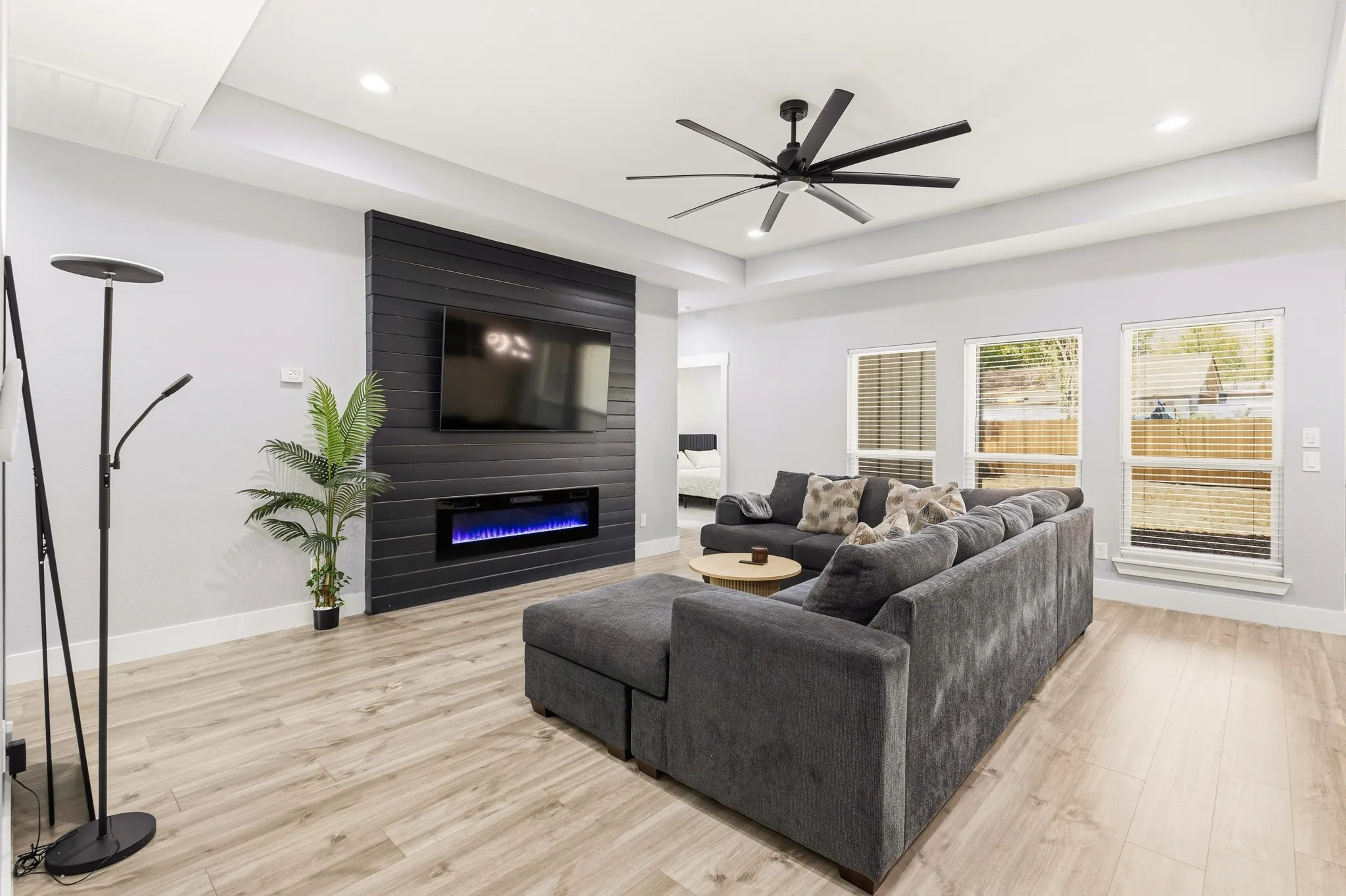 Single Family Residence For Sale in Dallas County , 3901 Hamilton Avenue, Dallas, Texas 75210, 4 Bedroom, 2 Bathroom, 1 Garage spaces, 1,760 Sqft, built in 2024, mls#21394052, Real Estate Agent in Dallas, Homes For Sale in Dallas county, Homes For Sale in Dallas, Realtor in Dallas Texas, Real Estate Brokerage Independent Realty Texas, Luminita Cordes Realtor