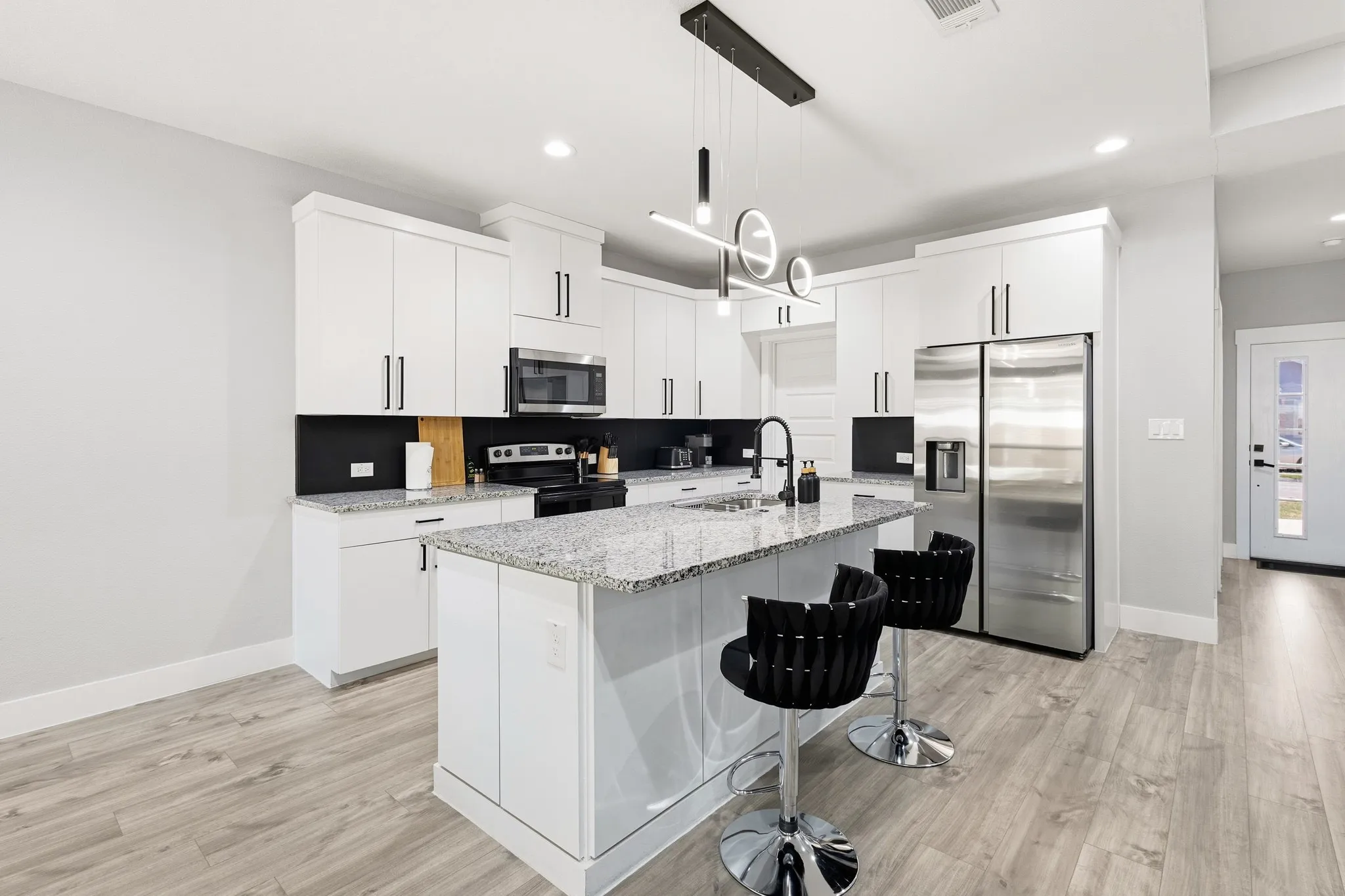 Single Family Residence For Sale in Dallas County , 3901 Hamilton Avenue, Dallas, Texas 75210, 4 Bedroom, 2 Bathroom, 1 Garage spaces, 1,760 Sqft, built in 2024, mls#21394052, Real Estate Agent in Dallas, Homes For Sale in Dallas county, Homes For Sale in Dallas, Realtor in Dallas Texas, Real Estate Brokerage Independent Realty Texas, Luminita Cordes Realtor