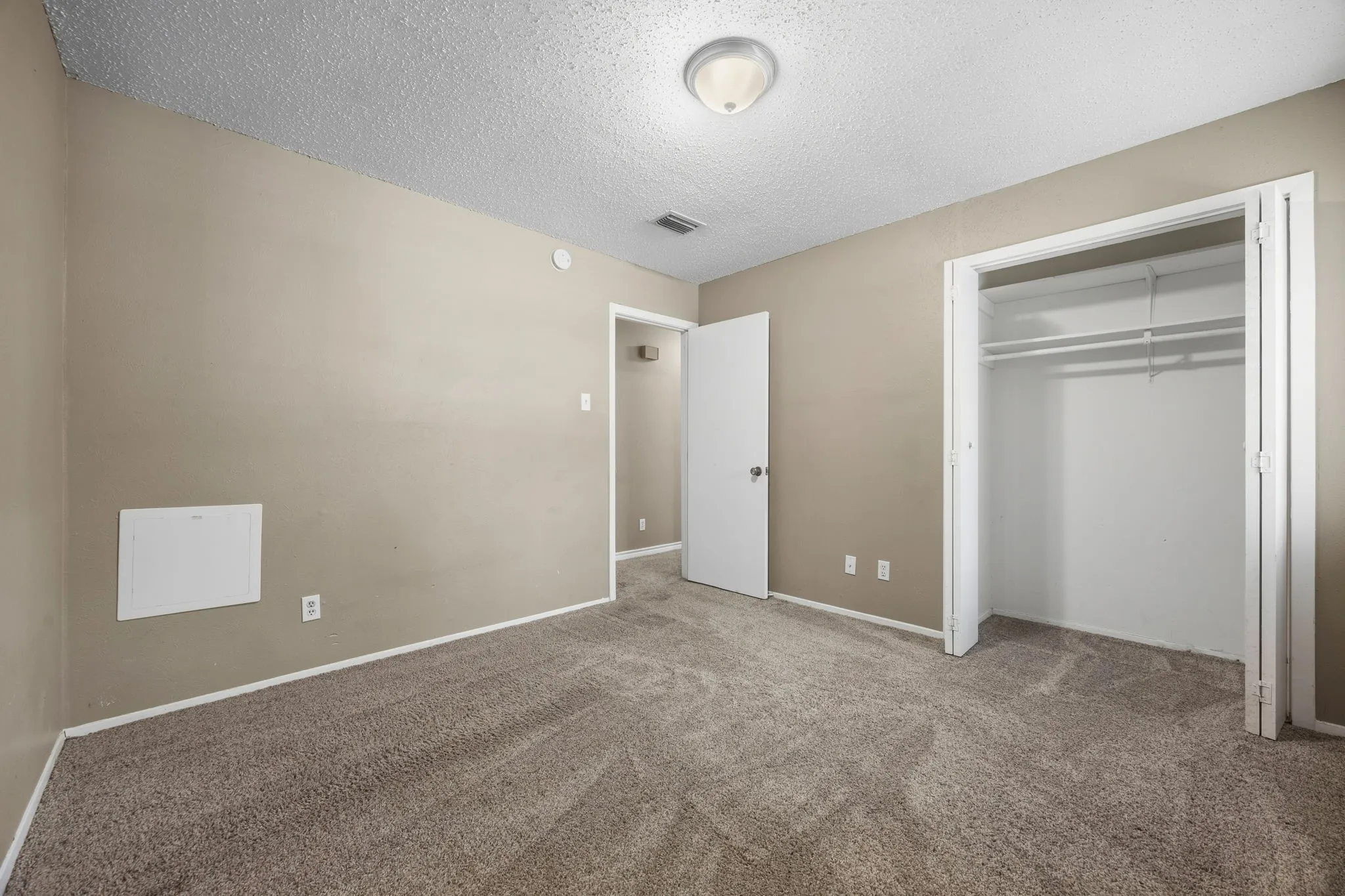 Single Family Residence For Sale in Collin County , 3425 18th Street, Plano, Texas 75074, 3 Bedroom, 2 Bathroom, 2 Garage spaces, 1,734 Sqft, built in 1971, mls#21393922, Real Estate Agent in Plano, Homes For Sale in Collin county, Homes For Sale in Plano, Realtor in Plano Texas, Real Estate Brokerage Independent Realty Texas, Luminita Cordes Realtor