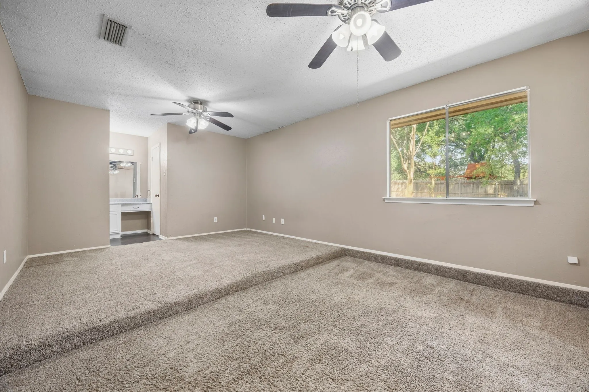 Single Family Residence For Sale in Collin County , 3425 18th Street, Plano, Texas 75074, 3 Bedroom, 2 Bathroom, 2 Garage spaces, 1,734 Sqft, built in 1971, mls#21393922, Real Estate Agent in Plano, Homes For Sale in Collin county, Homes For Sale in Plano, Realtor in Plano Texas, Real Estate Brokerage Independent Realty Texas, Luminita Cordes Realtor
