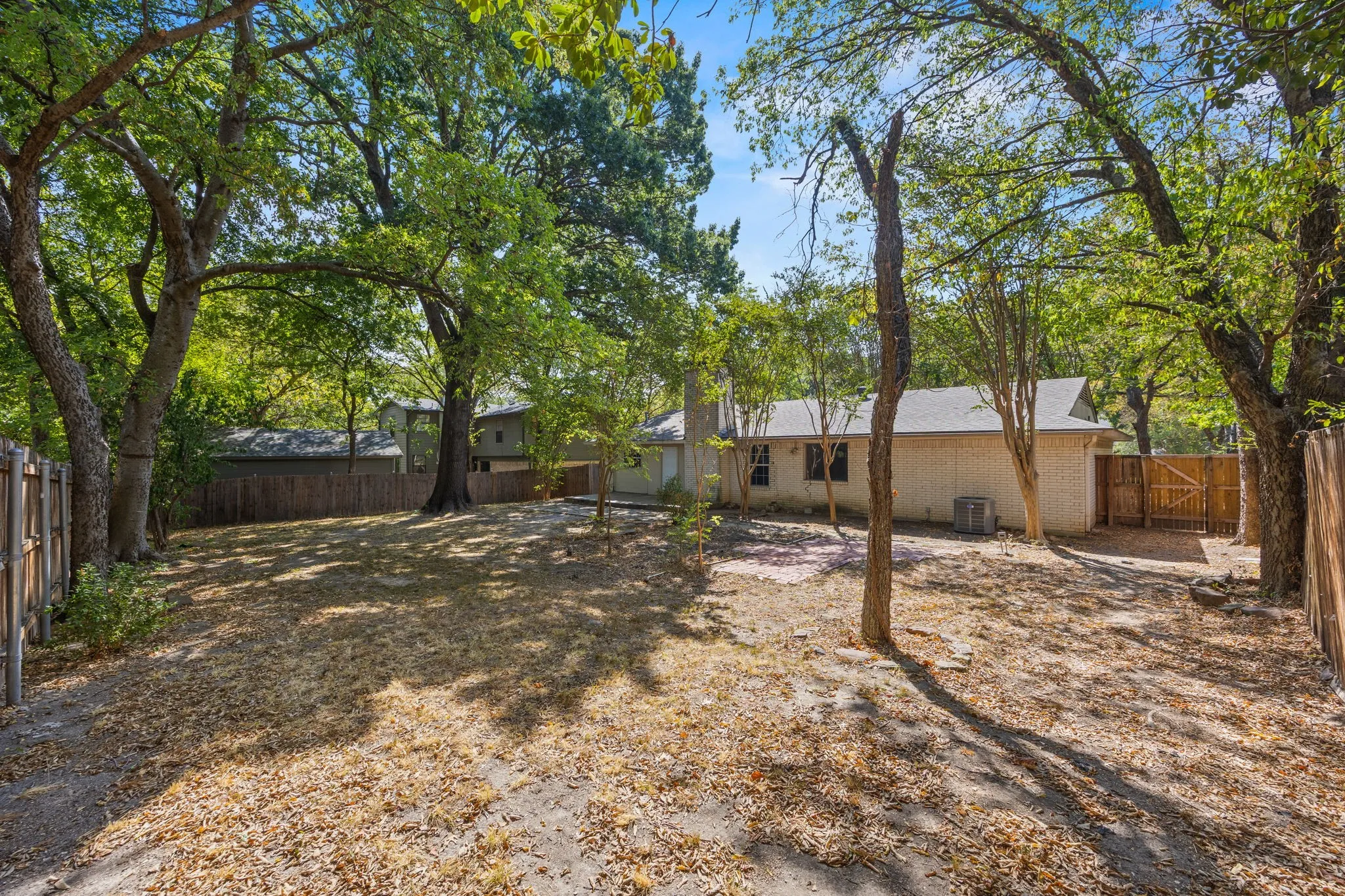 Single Family Residence For Sale in Collin County , 3425 18th Street, Plano, Texas 75074, 3 Bedroom, 2 Bathroom, 2 Garage spaces, 1,734 Sqft, built in 1971, mls#21393922, Real Estate Agent in Plano, Homes For Sale in Collin county, Homes For Sale in Plano, Realtor in Plano Texas, Real Estate Brokerage Independent Realty Texas, Luminita Cordes Realtor