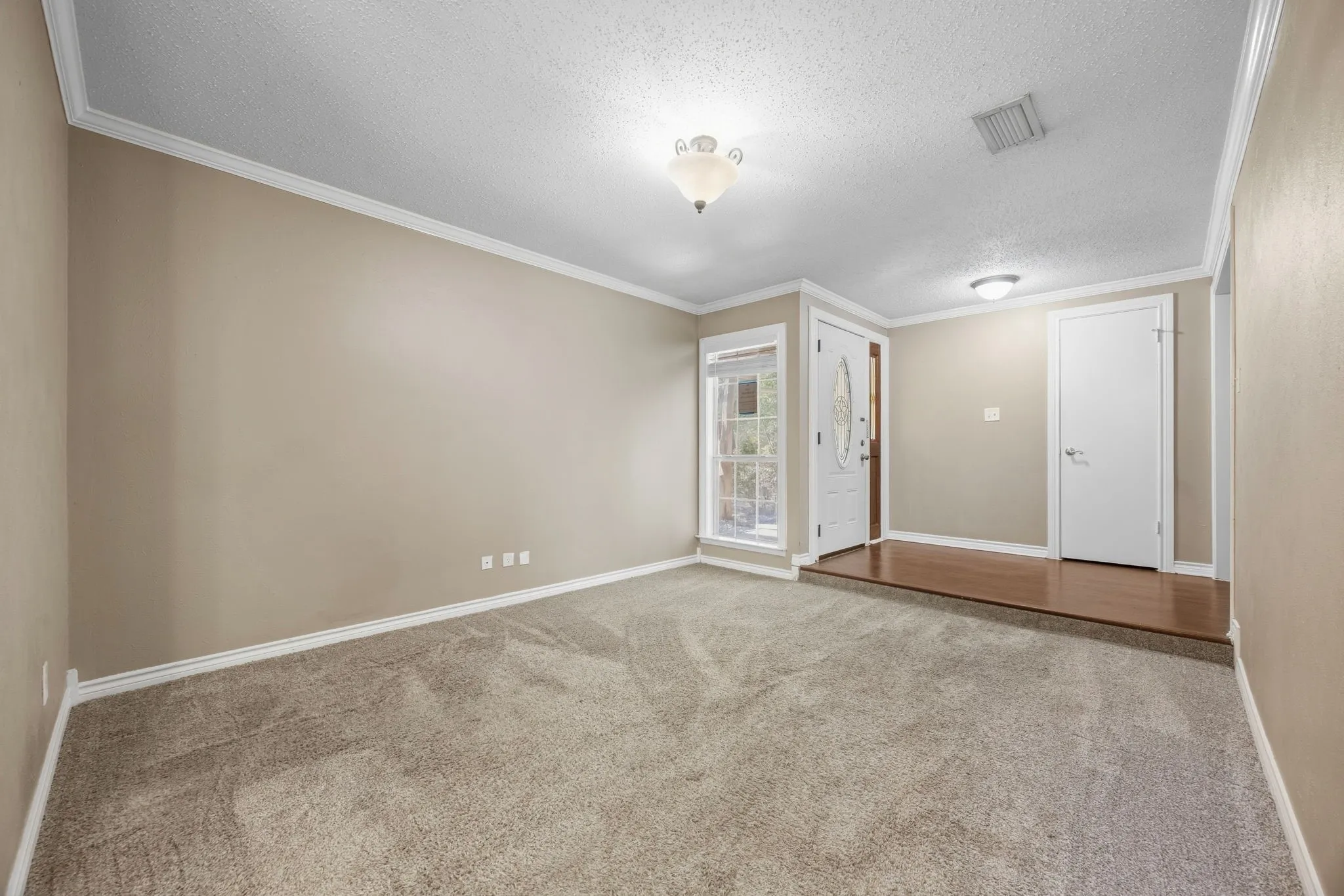 Single Family Residence For Sale in Collin County , 3425 18th Street, Plano, Texas 75074, 3 Bedroom, 2 Bathroom, 2 Garage spaces, 1,734 Sqft, built in 1971, mls#21393922, Real Estate Agent in Plano, Homes For Sale in Collin county, Homes For Sale in Plano, Realtor in Plano Texas, Real Estate Brokerage Independent Realty Texas, Luminita Cordes Realtor