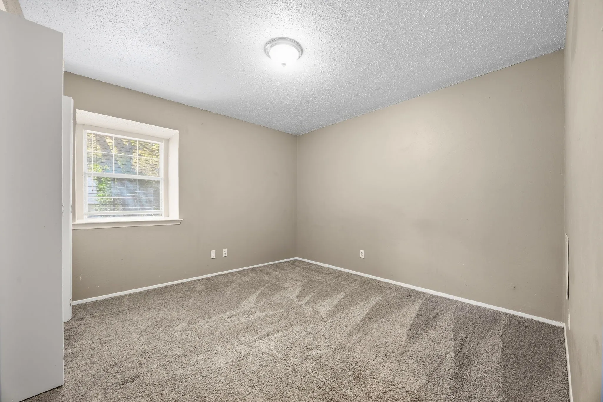 Single Family Residence For Sale in Collin County , 3425 18th Street, Plano, Texas 75074, 3 Bedroom, 2 Bathroom, 2 Garage spaces, 1,734 Sqft, built in 1971, mls#21393922, Real Estate Agent in Plano, Homes For Sale in Collin county, Homes For Sale in Plano, Realtor in Plano Texas, Real Estate Brokerage Independent Realty Texas, Luminita Cordes Realtor