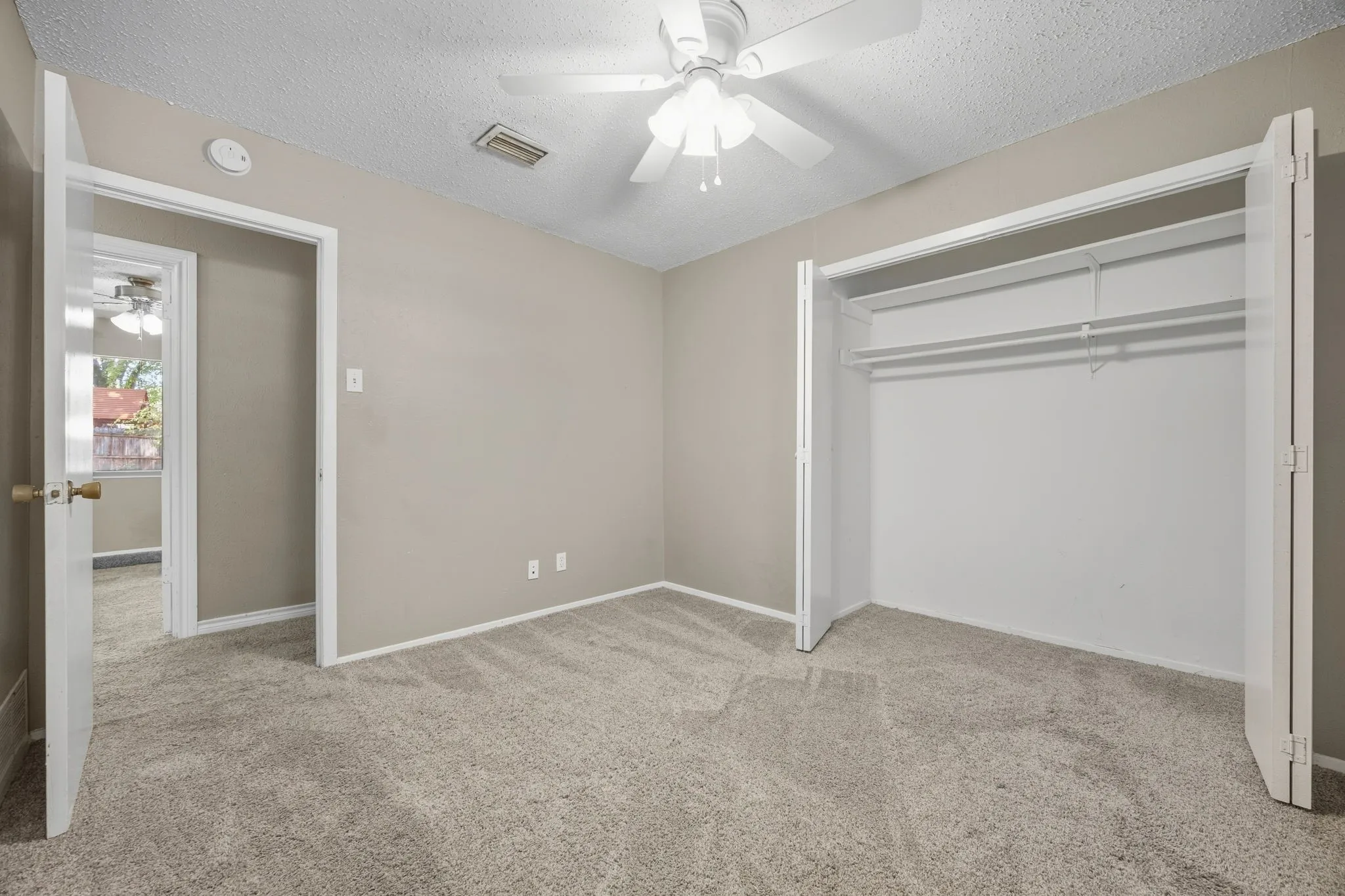 Single Family Residence For Sale in Collin County , 3425 18th Street, Plano, Texas 75074, 3 Bedroom, 2 Bathroom, 2 Garage spaces, 1,734 Sqft, built in 1971, mls#21393922, Real Estate Agent in Plano, Homes For Sale in Collin county, Homes For Sale in Plano, Realtor in Plano Texas, Real Estate Brokerage Independent Realty Texas, Luminita Cordes Realtor