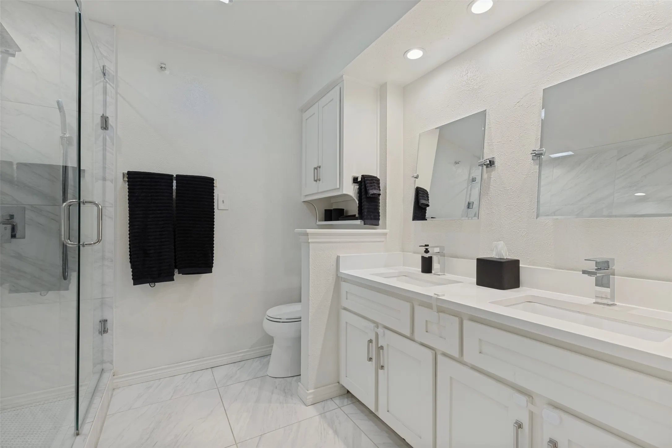 Single Family Residence For Sale in Dallas County , 3207 Basil Court, Dallas, Texas 75204, 2 Bedroom, 2 Bathroom, 2 Garage spaces, 1,764 Sqft, built in 1981, mls#21386808, Real Estate Agent in Dallas, Homes For Sale in Dallas county, Homes For Sale in Dallas, Realtor in Dallas Texas, Real Estate Brokerage Independent Realty Texas, Luminita Cordes Realtor
