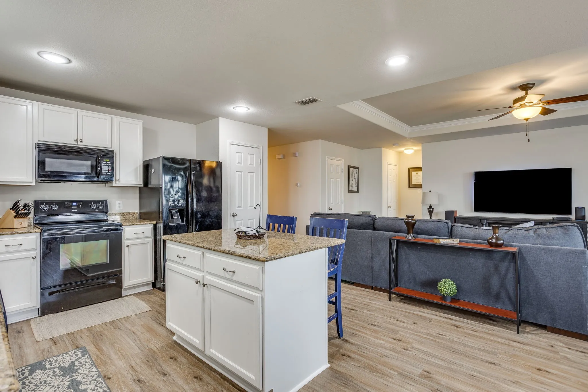 Single Family Residence For Sale in Tarrant County , 1204 Foxglove Lane, Burleson, Texas 76028, 3 Bedroom, 2 Bathroom, 2 Garage spaces, 1,661 Sqft, built in 2013, mls#21390560, Real Estate Agent in Burleson, Homes For Sale in Tarrant county, Homes For Sale in Burleson, Realtor in Burleson Texas, Real Estate Brokerage Independent Realty Texas, Luminita Cordes Realtor