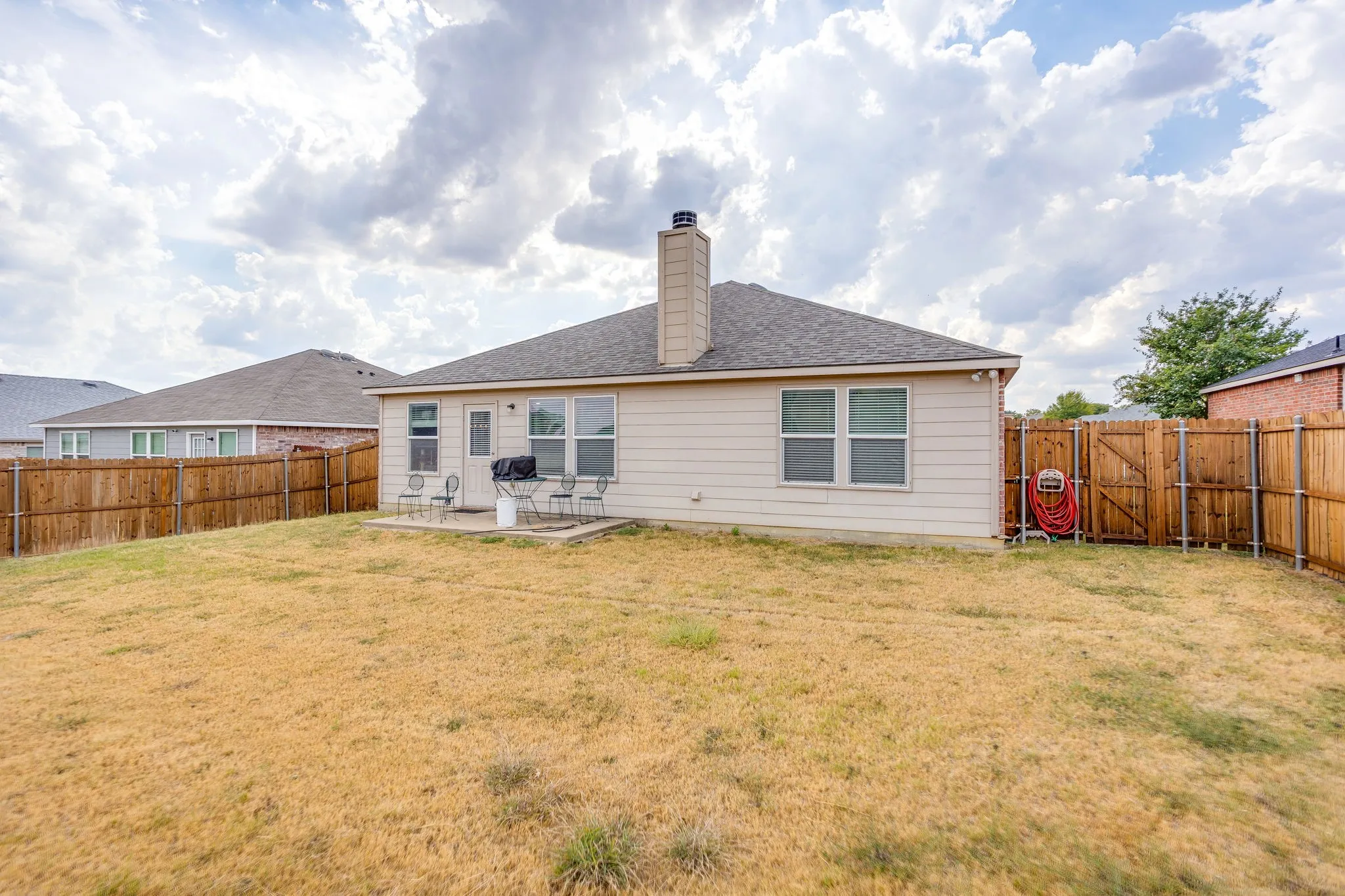 Single Family Residence For Sale in Tarrant County , 1204 Foxglove Lane, Burleson, Texas 76028, 3 Bedroom, 2 Bathroom, 2 Garage spaces, 1,661 Sqft, built in 2013, mls#21390560, Real Estate Agent in Burleson, Homes For Sale in Tarrant county, Homes For Sale in Burleson, Realtor in Burleson Texas, Real Estate Brokerage Independent Realty Texas, Luminita Cordes Realtor