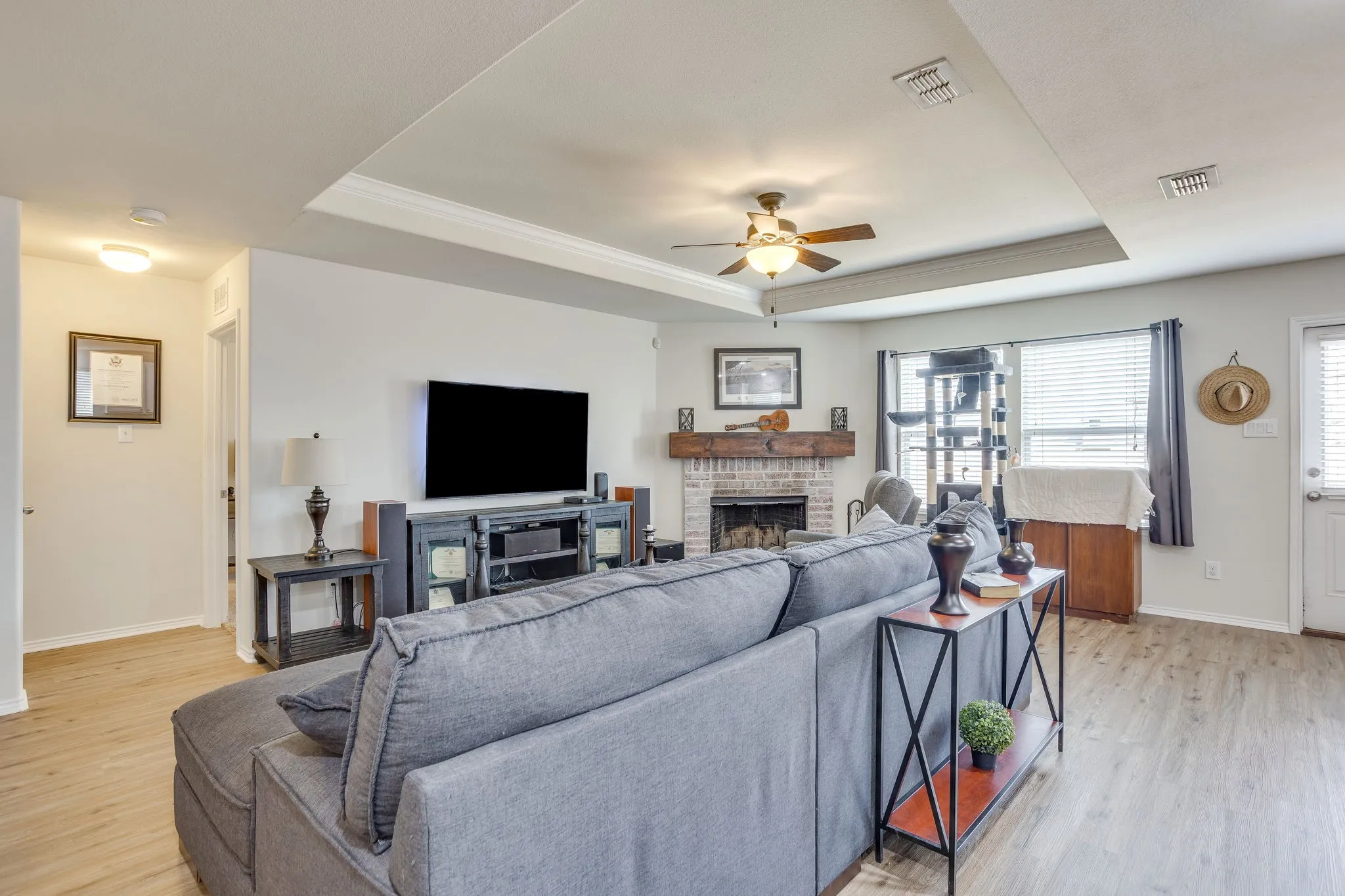 Single Family Residence For Sale in Tarrant County , 1204 Foxglove Lane, Burleson, Texas 76028, 3 Bedroom, 2 Bathroom, 2 Garage spaces, 1,661 Sqft, built in 2013, mls#21390560, Real Estate Agent in Burleson, Homes For Sale in Tarrant county, Homes For Sale in Burleson, Realtor in Burleson Texas, Real Estate Brokerage Independent Realty Texas, Luminita Cordes Realtor