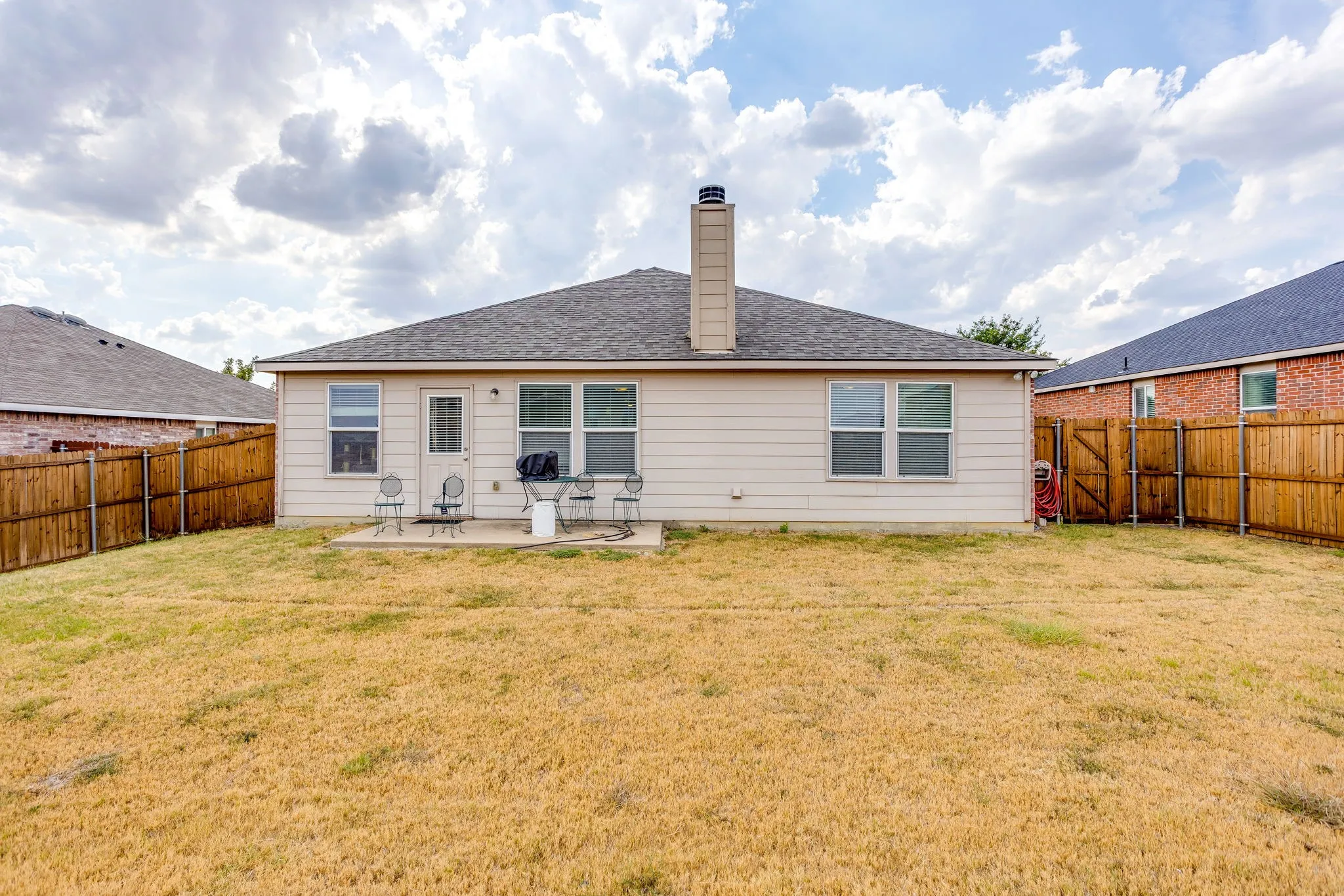 Single Family Residence For Sale in Tarrant County , 1204 Foxglove Lane, Burleson, Texas 76028, 3 Bedroom, 2 Bathroom, 2 Garage spaces, 1,661 Sqft, built in 2013, mls#21390560, Real Estate Agent in Burleson, Homes For Sale in Tarrant county, Homes For Sale in Burleson, Realtor in Burleson Texas, Real Estate Brokerage Independent Realty Texas, Luminita Cordes Realtor