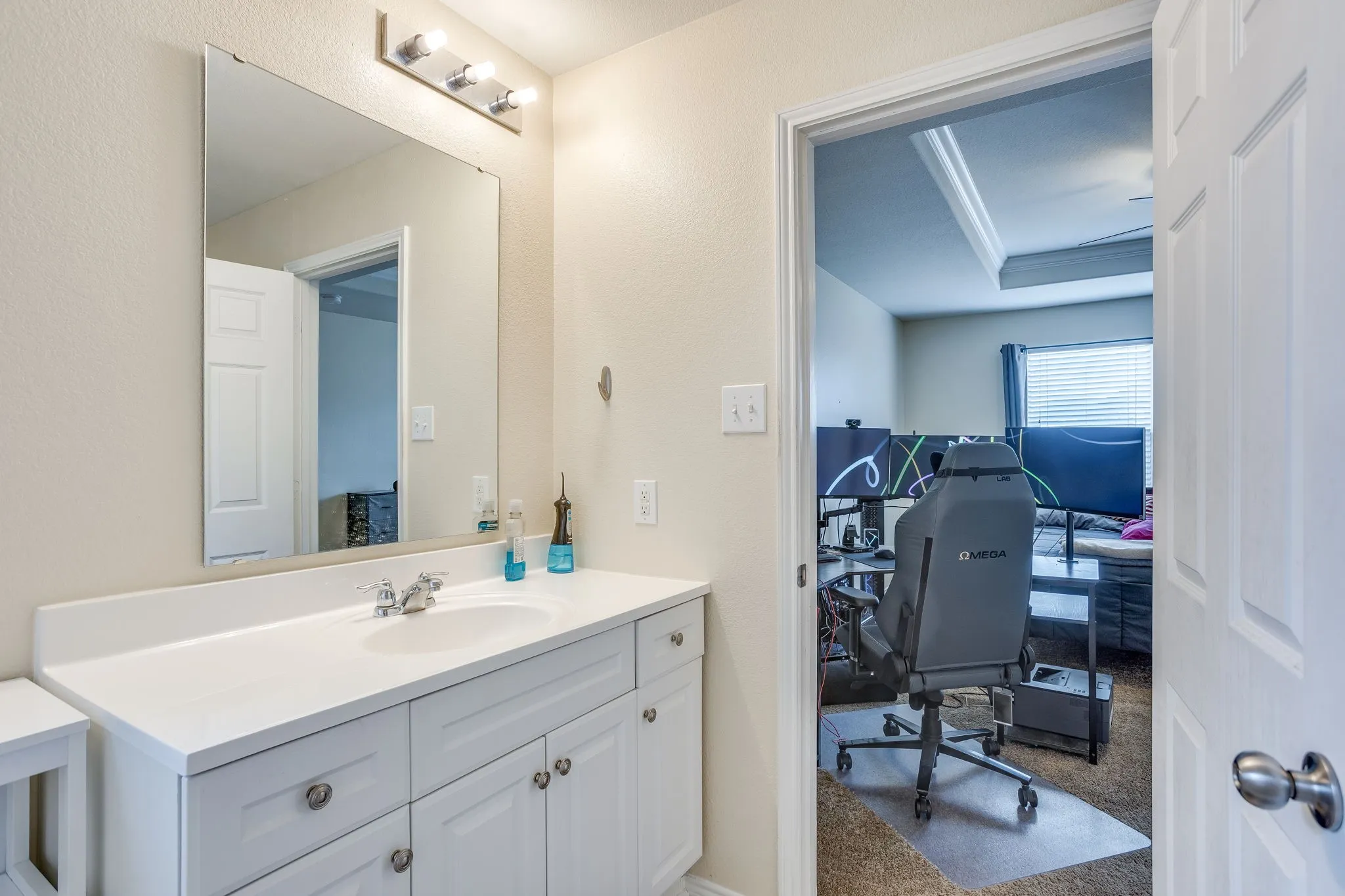 Single Family Residence For Sale in Tarrant County , 1204 Foxglove Lane, Burleson, Texas 76028, 3 Bedroom, 2 Bathroom, 2 Garage spaces, 1,661 Sqft, built in 2013, mls#21390560, Real Estate Agent in Burleson, Homes For Sale in Tarrant county, Homes For Sale in Burleson, Realtor in Burleson Texas, Real Estate Brokerage Independent Realty Texas, Luminita Cordes Realtor