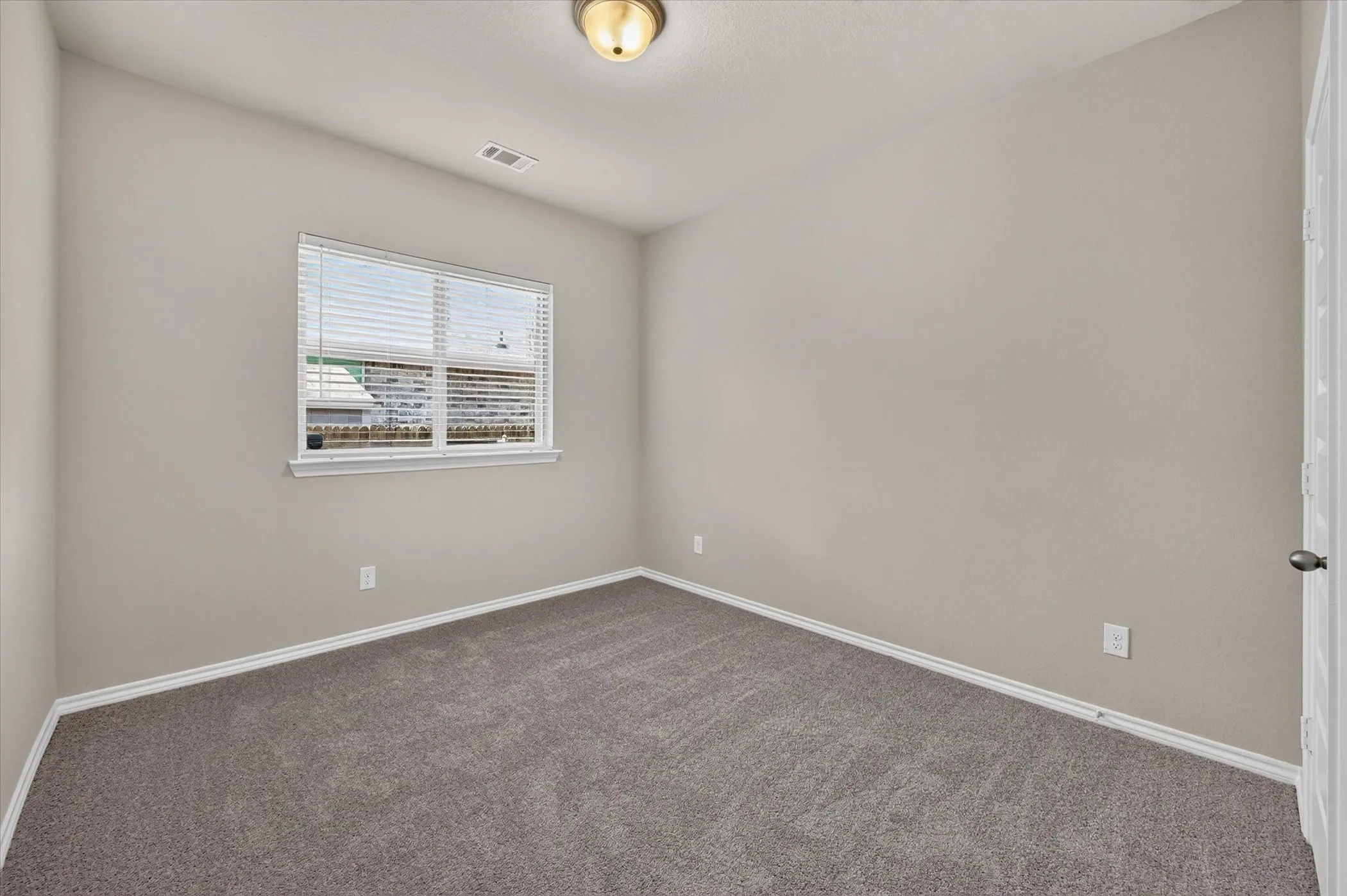 Single Family Residence For Sale in Ellis County , 2292 High Plain Lane, Waxahachie, Texas 75167, 4 Bedroom, 3 Bathroom, 2 Garage spaces, 1,812 Sqft, built in 2022, mls#21395647, Real Estate Agent in Waxahachie, Homes For Sale in Ellis county, Homes For Sale in Waxahachie, Realtor in Waxahachie Texas, Real Estate Brokerage Independent Realty Texas, Luminita Cordes Realtor