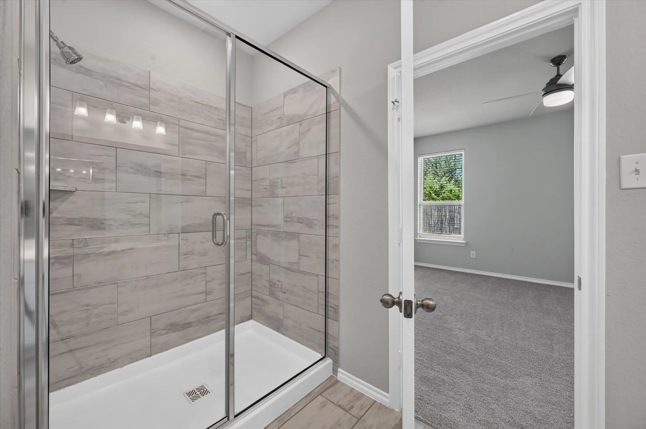 Single Family Residence For Sale in Ellis County , 2292 High Plain Lane, Waxahachie, Texas 75167, 4 Bedroom, 3 Bathroom, 2 Garage spaces, 1,812 Sqft, built in 2022, mls#21395647, Real Estate Agent in Waxahachie, Homes For Sale in Ellis county, Homes For Sale in Waxahachie, Realtor in Waxahachie Texas, Real Estate Brokerage Independent Realty Texas, Luminita Cordes Realtor