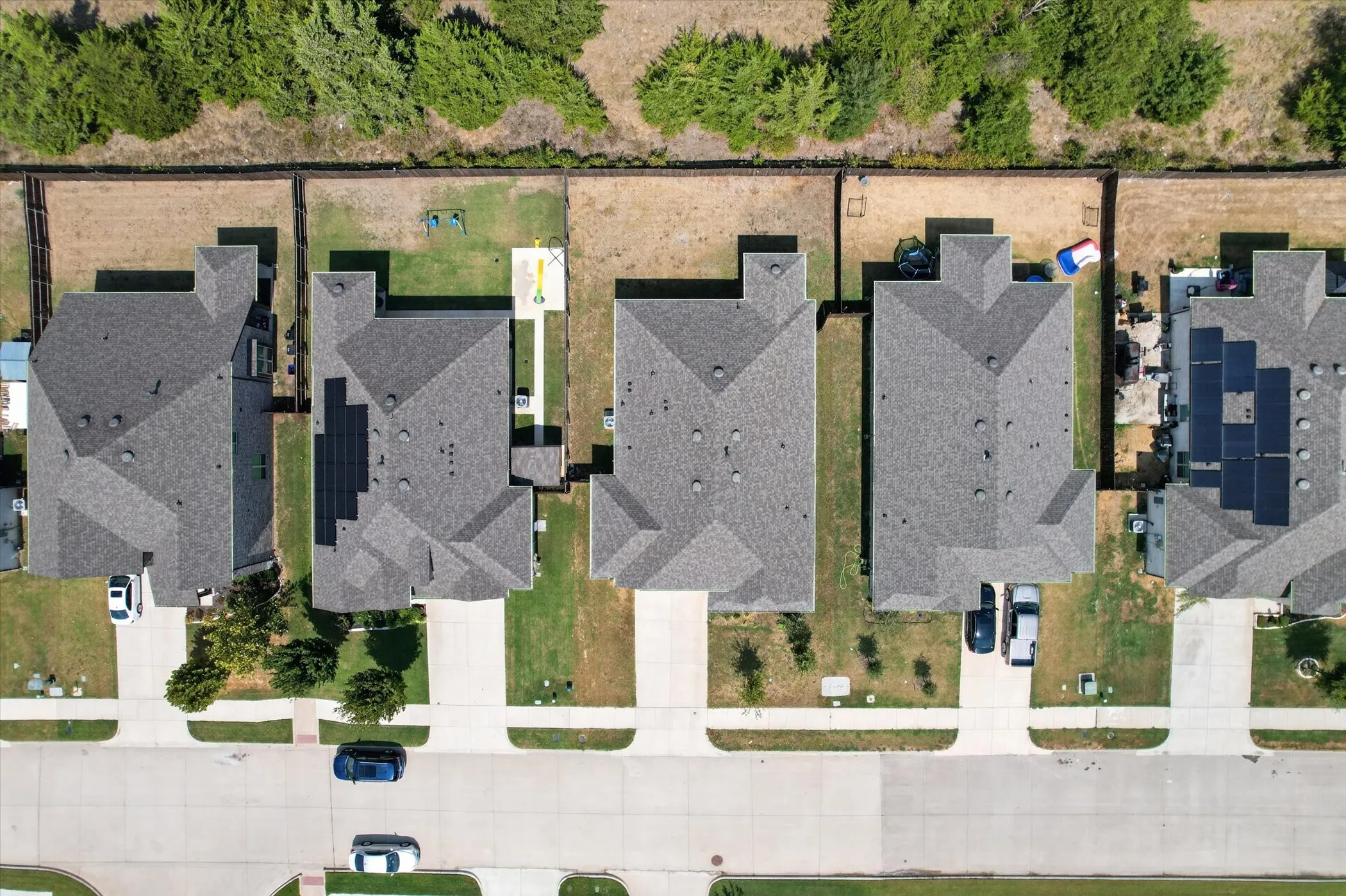 Single Family Residence For Sale in Ellis County , 2292 High Plain Lane, Waxahachie, Texas 75167, 4 Bedroom, 3 Bathroom, 2 Garage spaces, 1,812 Sqft, built in 2022, mls#21395647, Real Estate Agent in Waxahachie, Homes For Sale in Ellis county, Homes For Sale in Waxahachie, Realtor in Waxahachie Texas, Real Estate Brokerage Independent Realty Texas, Luminita Cordes Realtor