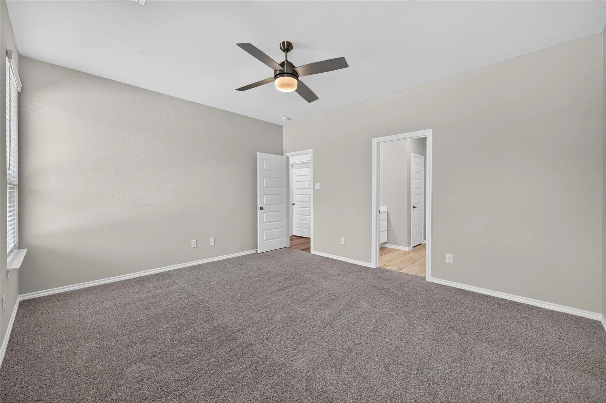 Single Family Residence For Sale in Ellis County , 2292 High Plain Lane, Waxahachie, Texas 75167, 4 Bedroom, 3 Bathroom, 2 Garage spaces, 1,812 Sqft, built in 2022, mls#21395647, Real Estate Agent in Waxahachie, Homes For Sale in Ellis county, Homes For Sale in Waxahachie, Realtor in Waxahachie Texas, Real Estate Brokerage Independent Realty Texas, Luminita Cordes Realtor