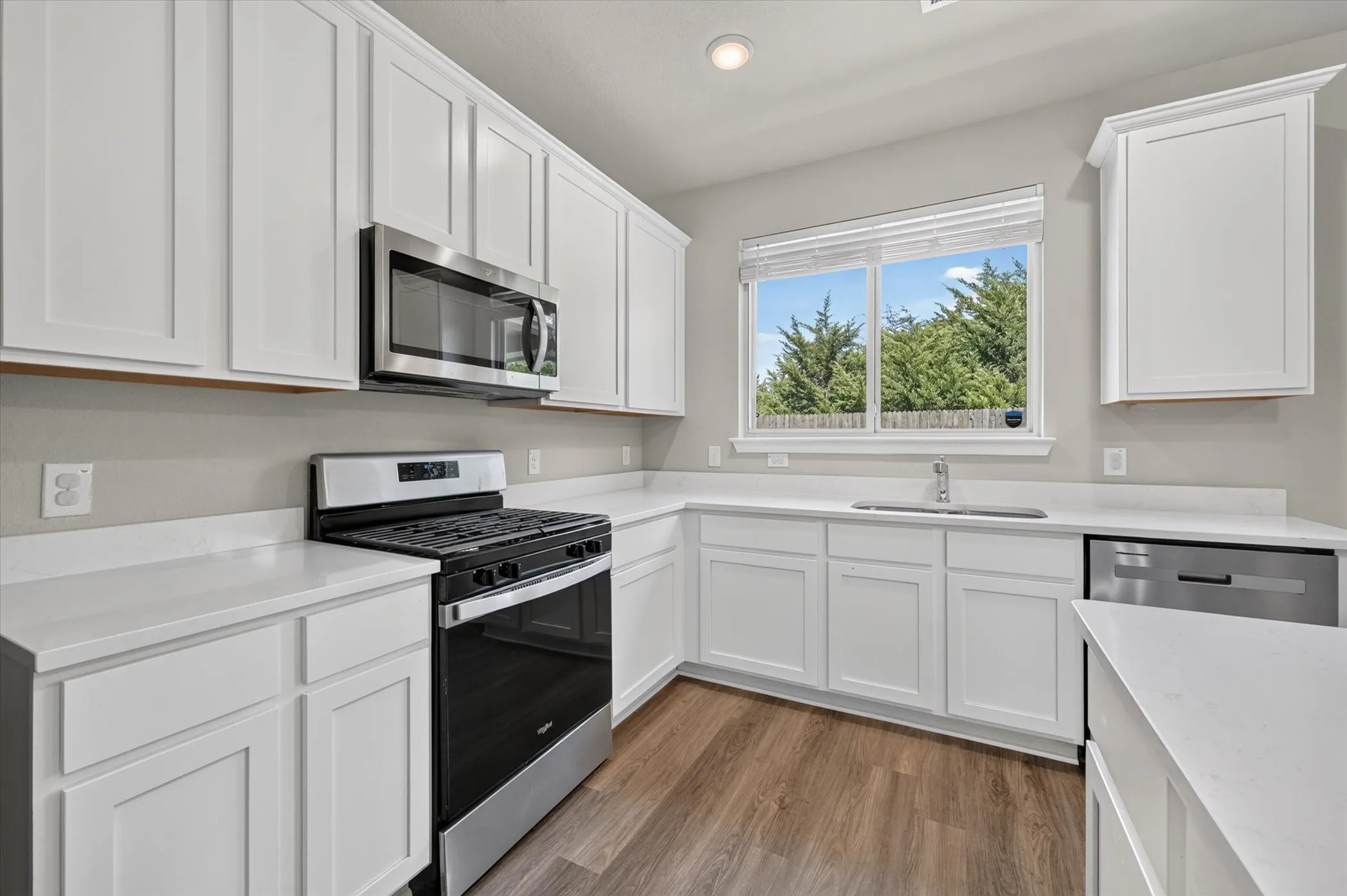 Single Family Residence For Sale in Ellis County , 2292 High Plain Lane, Waxahachie, Texas 75167, 4 Bedroom, 3 Bathroom, 2 Garage spaces, 1,812 Sqft, built in 2022, mls#21395647, Real Estate Agent in Waxahachie, Homes For Sale in Ellis county, Homes For Sale in Waxahachie, Realtor in Waxahachie Texas, Real Estate Brokerage Independent Realty Texas, Luminita Cordes Realtor