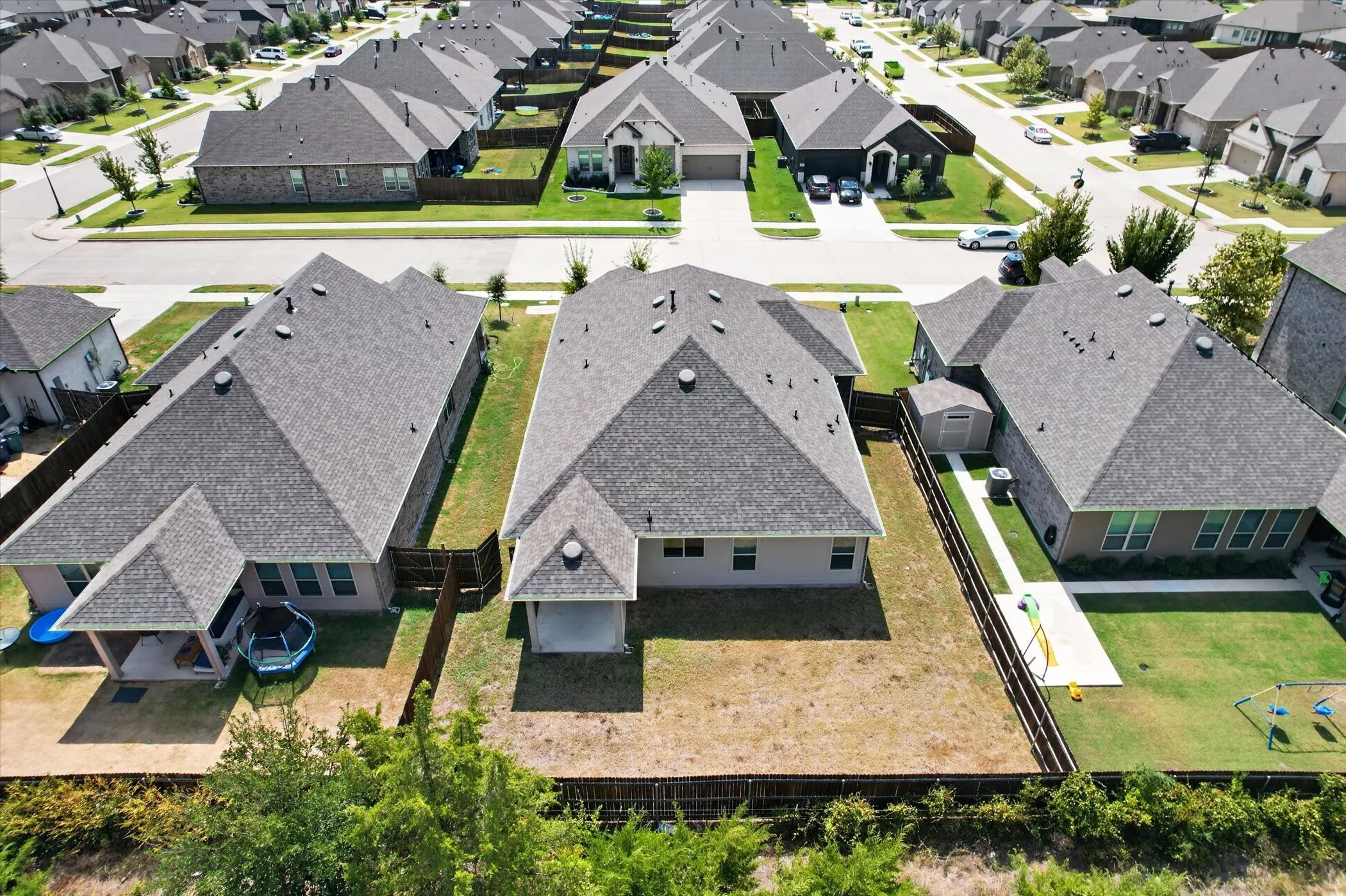 Single Family Residence For Sale in Ellis County , 2292 High Plain Lane, Waxahachie, Texas 75167, 4 Bedroom, 3 Bathroom, 2 Garage spaces, 1,812 Sqft, built in 2022, mls#21395647, Real Estate Agent in Waxahachie, Homes For Sale in Ellis county, Homes For Sale in Waxahachie, Realtor in Waxahachie Texas, Real Estate Brokerage Independent Realty Texas, Luminita Cordes Realtor