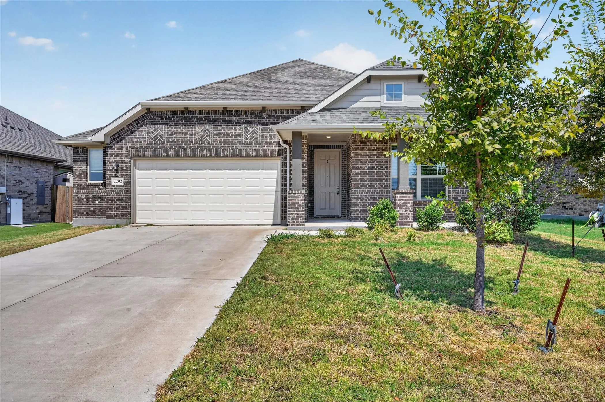 Single Family Residence For Sale in Ellis County , 2292 High Plain Lane, Waxahachie, Texas 75167, 4 Bedroom, 3 Bathroom, 2 Garage spaces, 1,812 Sqft, built in 2022, mls#21395647, Real Estate Agent in Waxahachie, Homes For Sale in Ellis county, Homes For Sale in Waxahachie, Realtor in Waxahachie Texas, Real Estate Brokerage Independent Realty Texas, Luminita Cordes Realtor