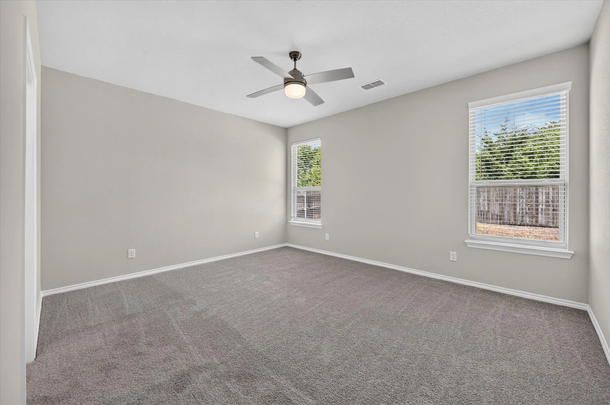 Single Family Residence For Sale in Ellis County , 2292 High Plain Lane, Waxahachie, Texas 75167, 4 Bedroom, 3 Bathroom, 2 Garage spaces, 1,812 Sqft, built in 2022, mls#21395647, Real Estate Agent in Waxahachie, Homes For Sale in Ellis county, Homes For Sale in Waxahachie, Realtor in Waxahachie Texas, Real Estate Brokerage Independent Realty Texas, Luminita Cordes Realtor