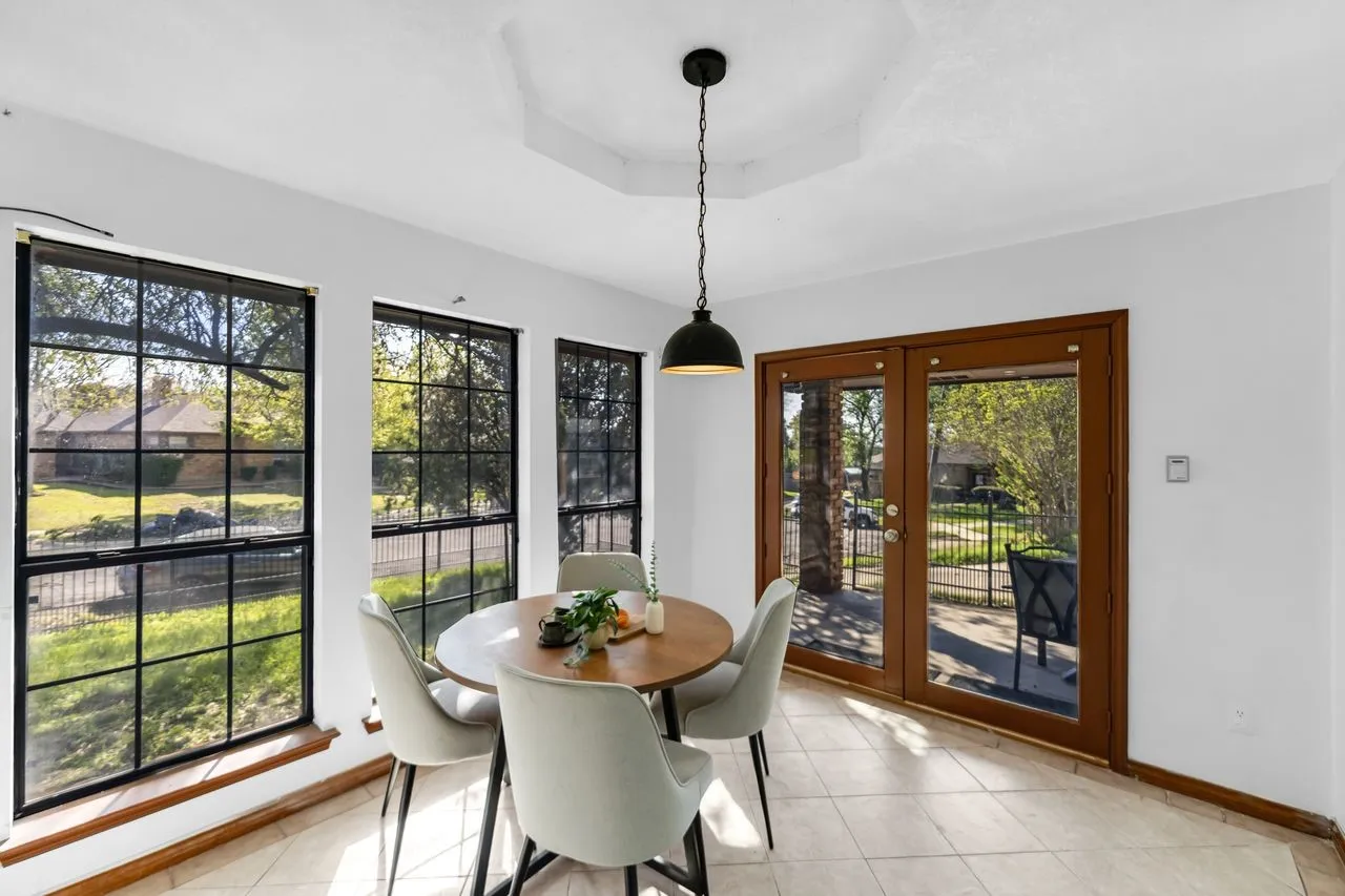 Single Family Residence For Sale in Dallas County , 2408 Castle Street, Irving, Texas 75038, 3 Bedroom, 3 Bathroom, 2 Garage spaces, 2,197 Sqft, built in 1982, mls#21393741, Real Estate Agent in Irving, Homes For Sale in Dallas county, Homes For Sale in Irving, Realtor in Irving Texas, Real Estate Brokerage Independent Realty Texas, Luminita Cordes Realtor